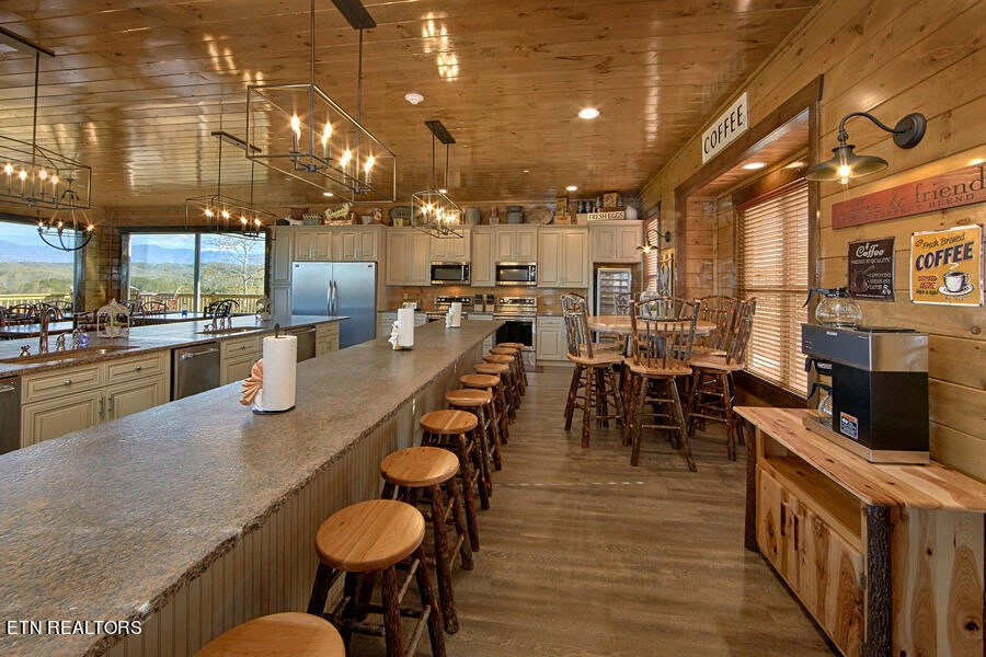 2006 Thistle Thorn Tr