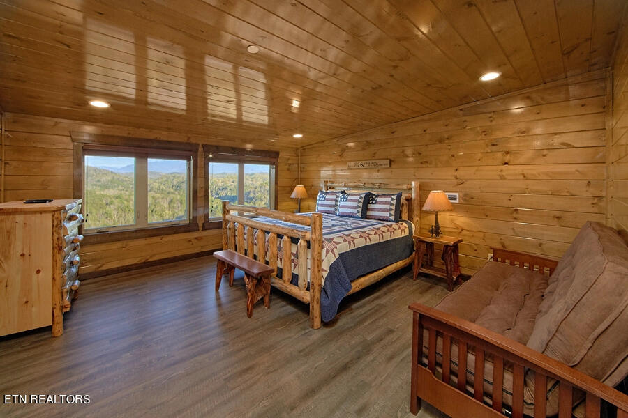 2006 Thistle Thorn Tr