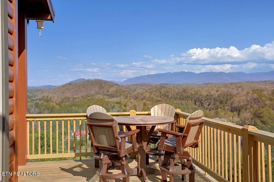 2006 Thistle Thorn Tr