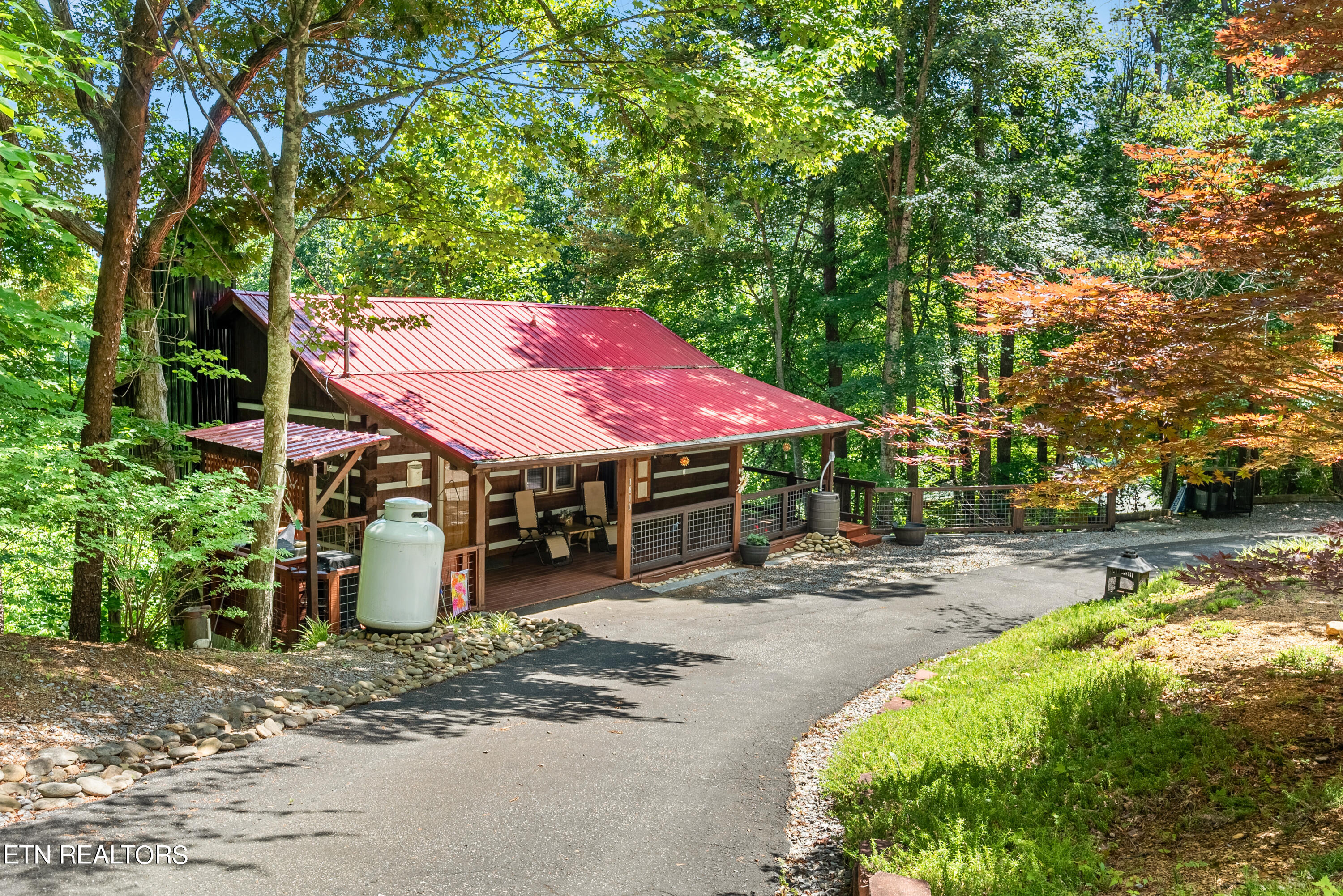 1810 Ridgecrest Drive