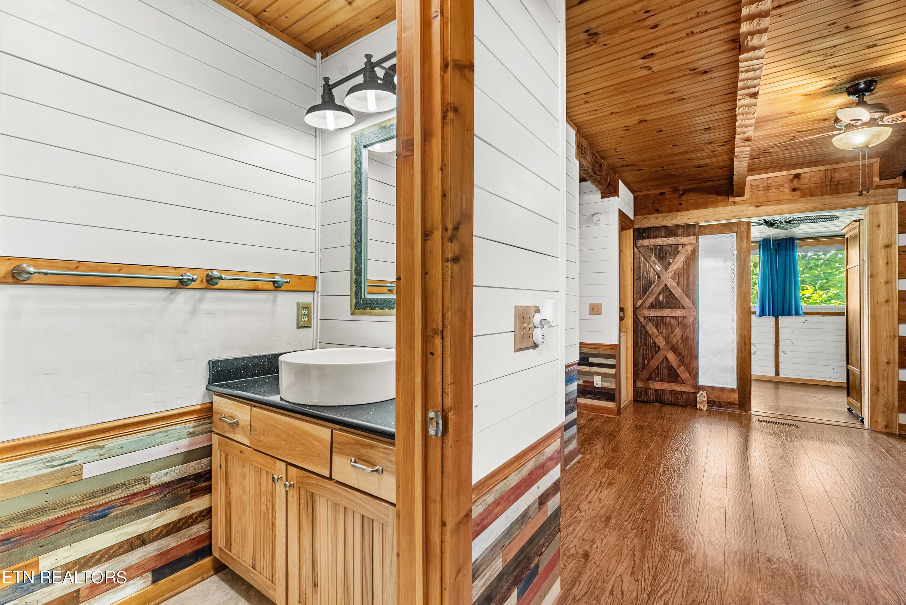 1810 Ridgecrest Drive