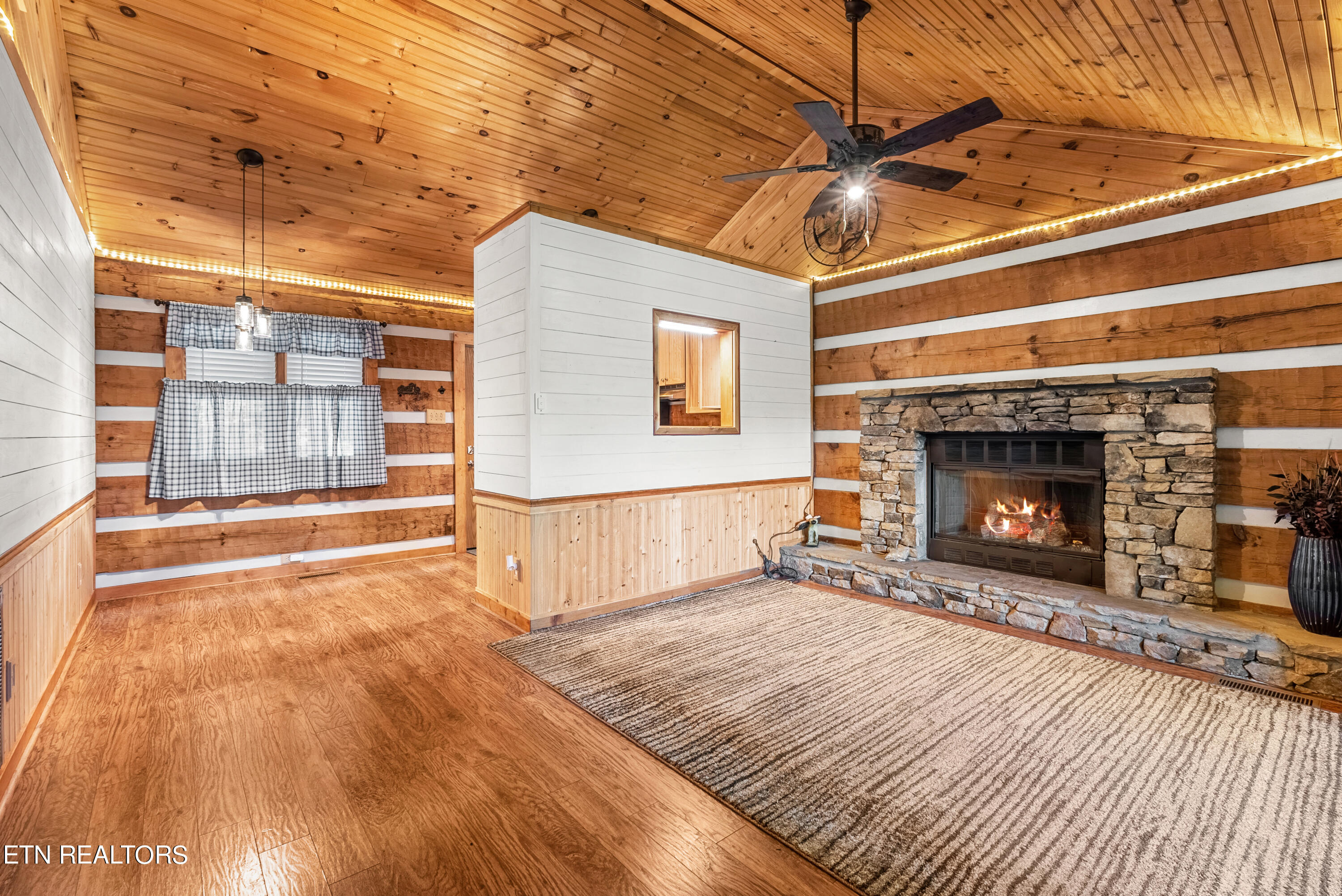 1810 Ridgecrest Drive