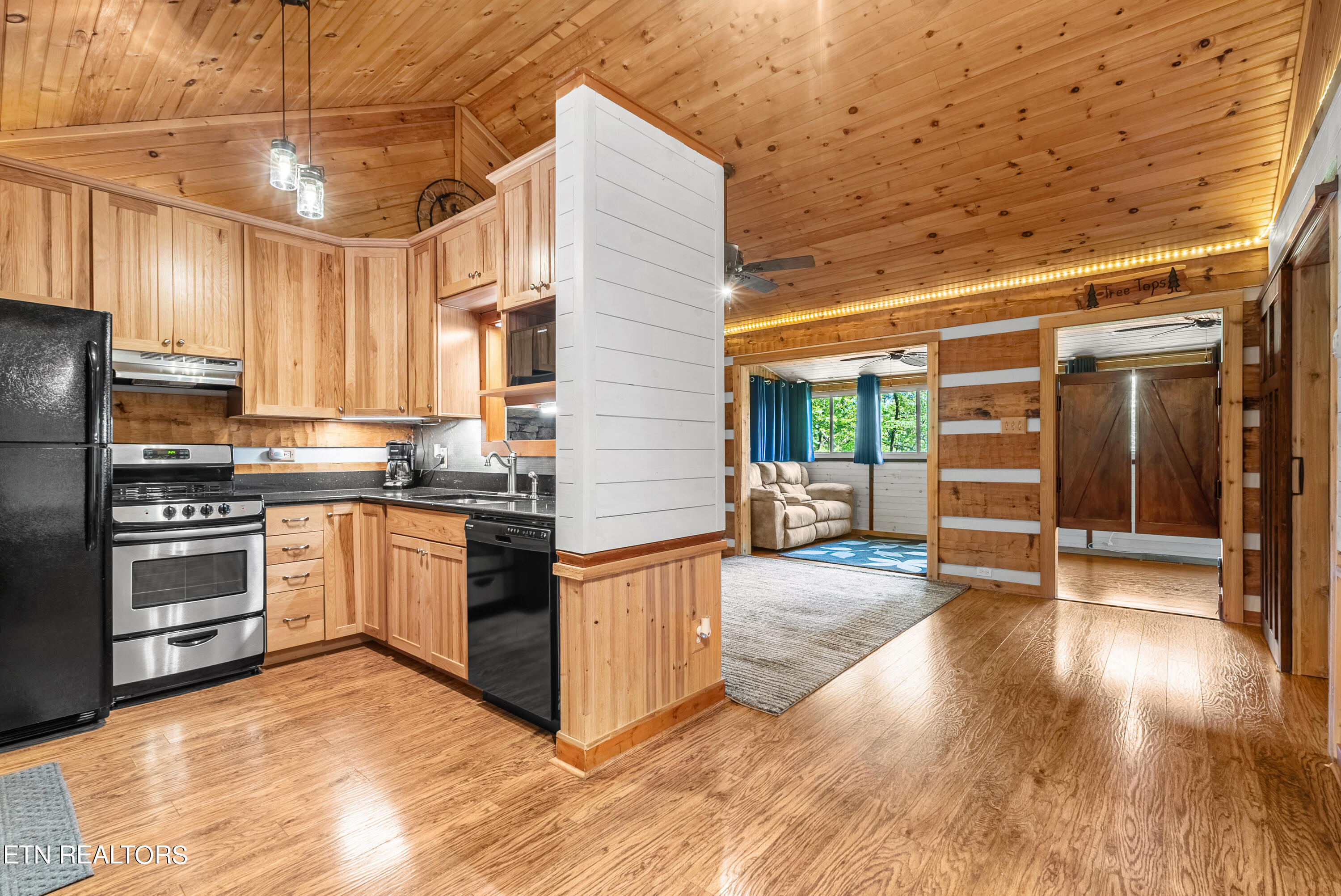 1810 Ridgecrest Drive