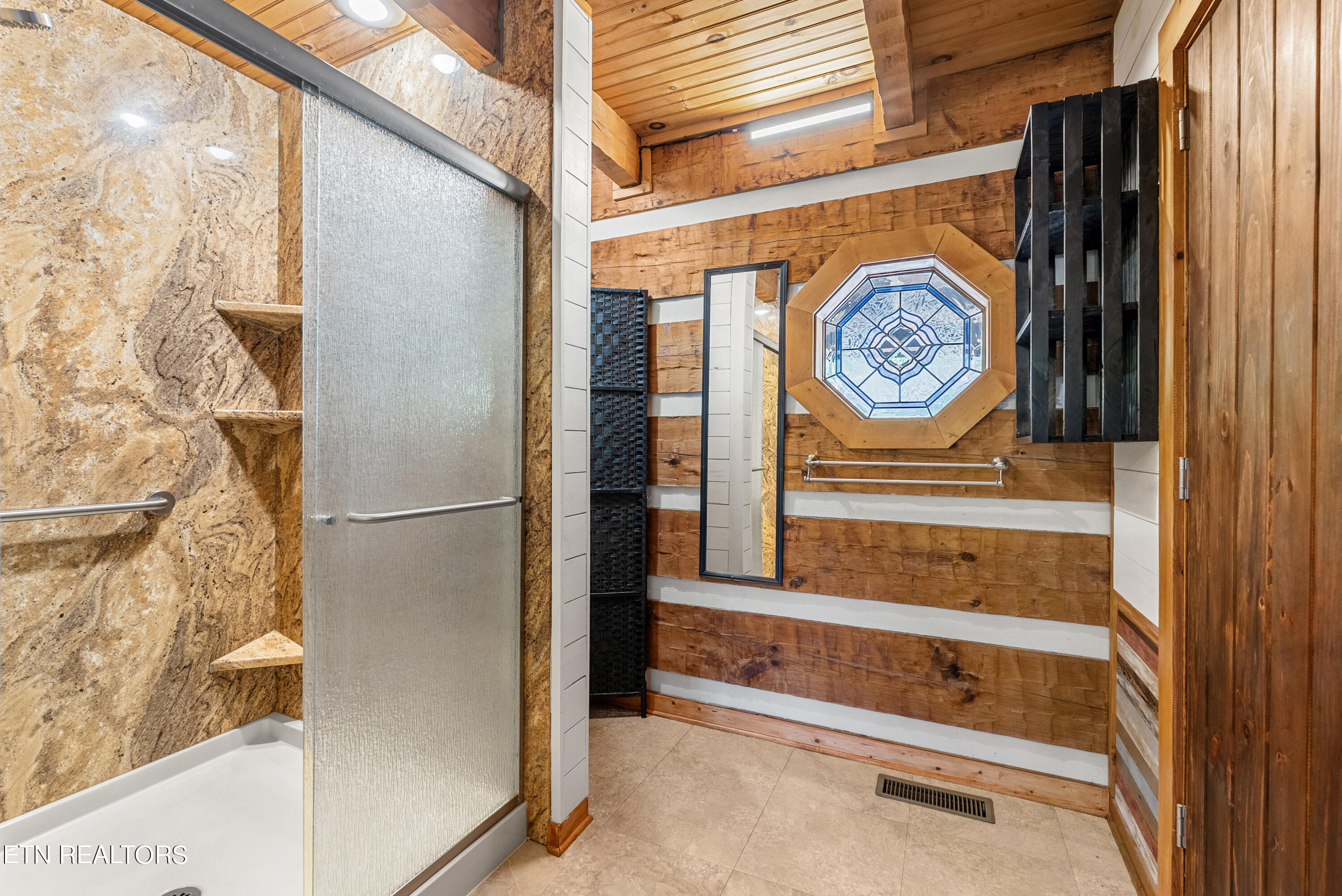 1810 Ridgecrest Drive