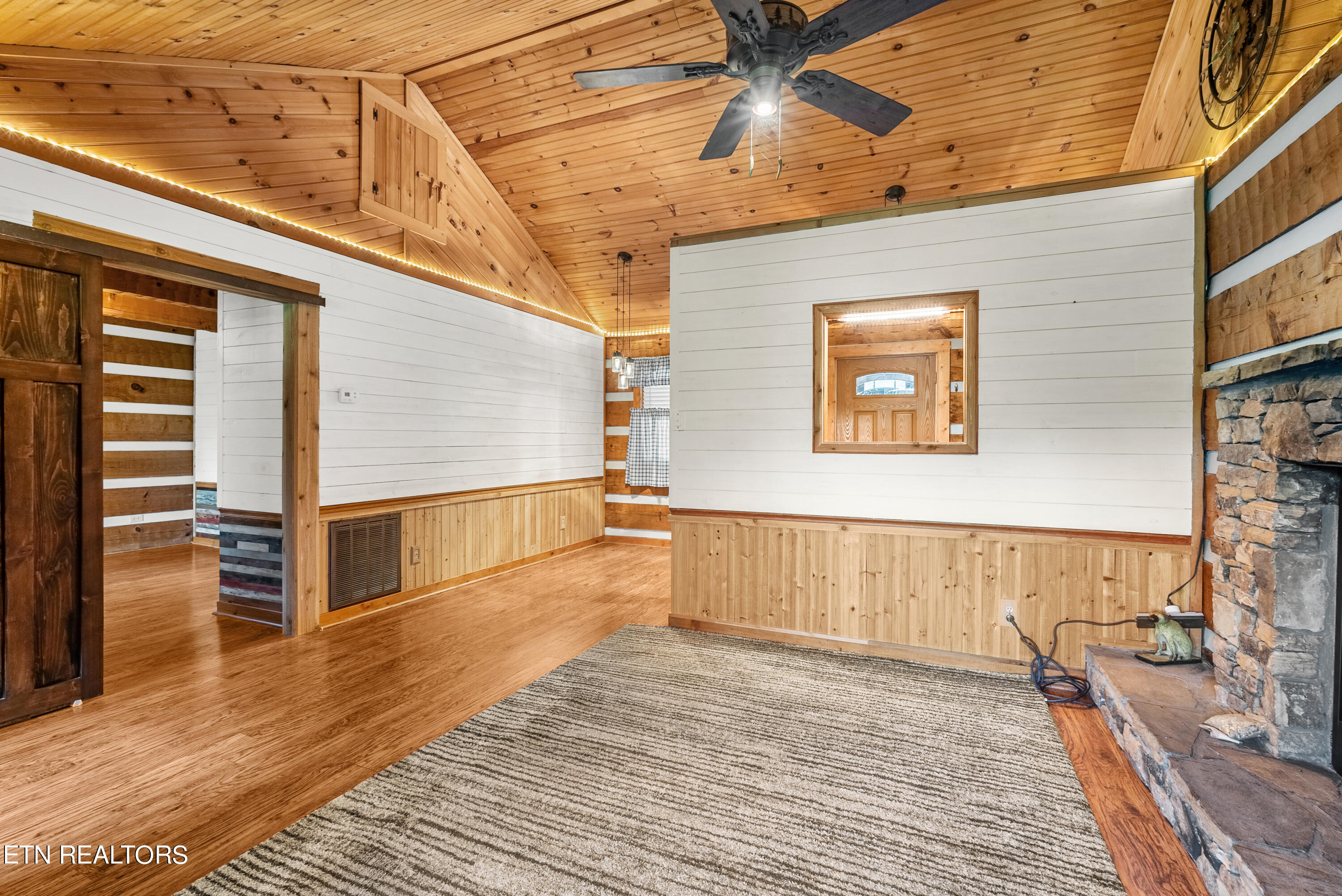 1810 Ridgecrest Drive