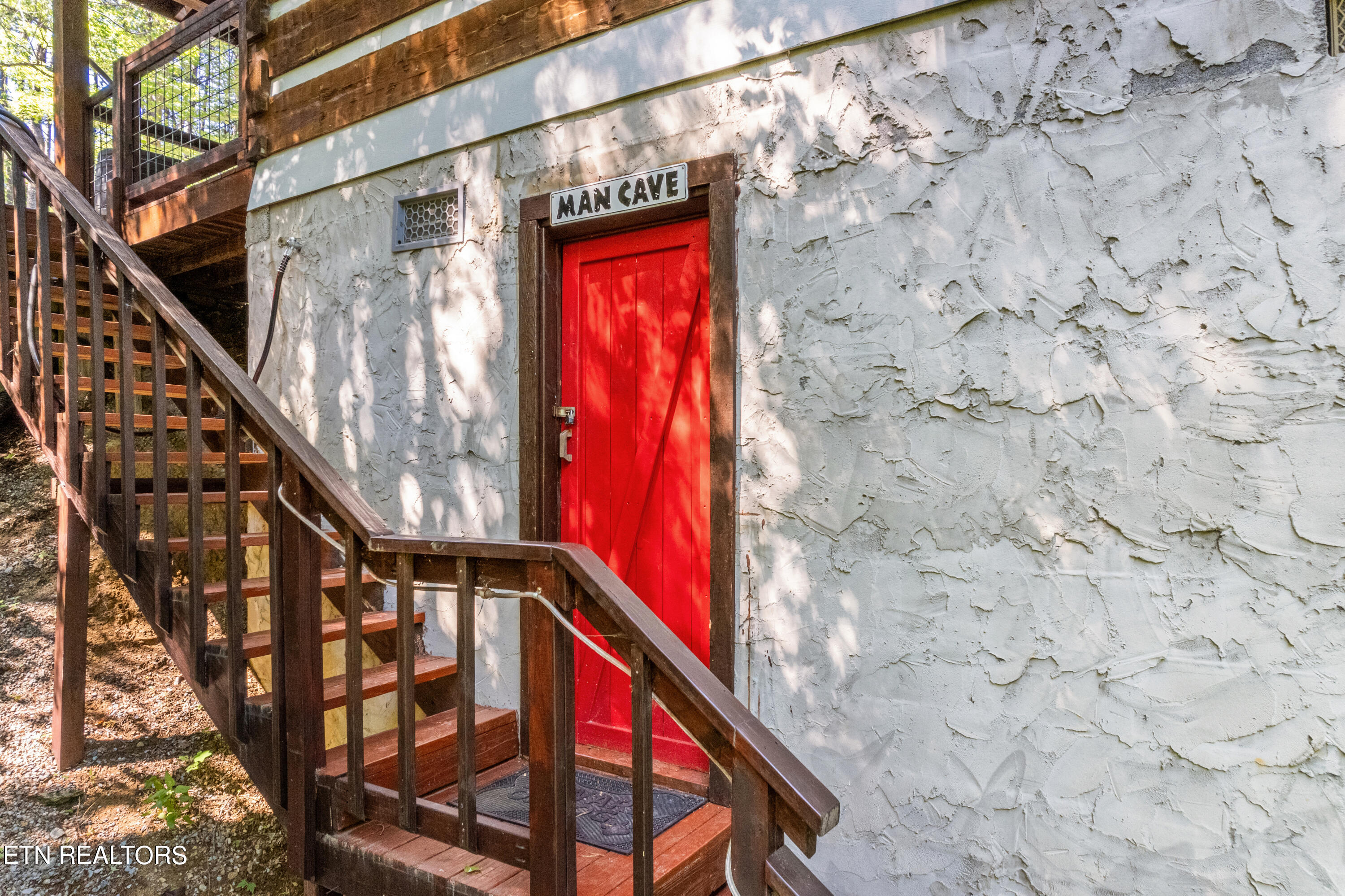 1810 Ridgecrest Drive