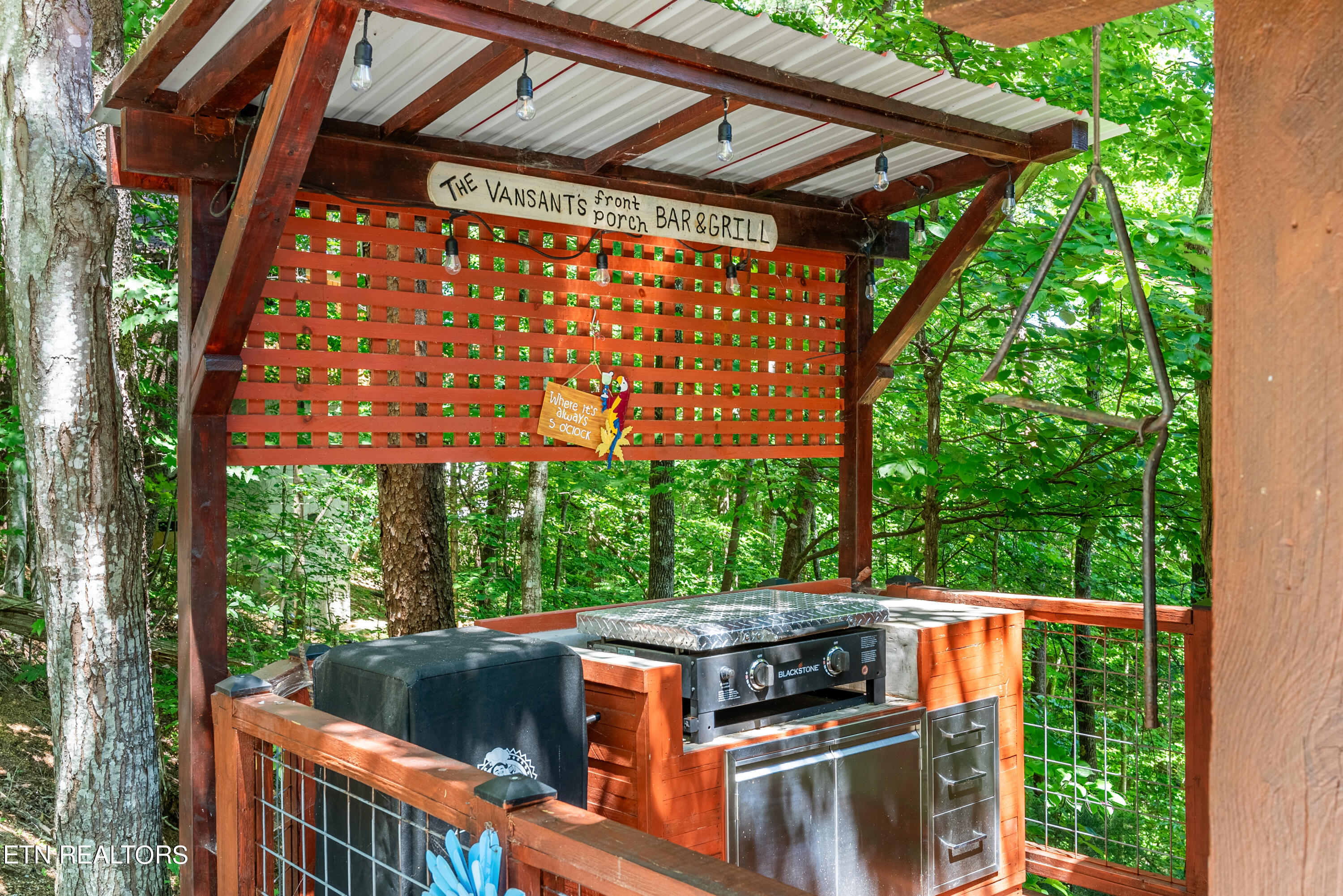 1810 Ridgecrest Drive