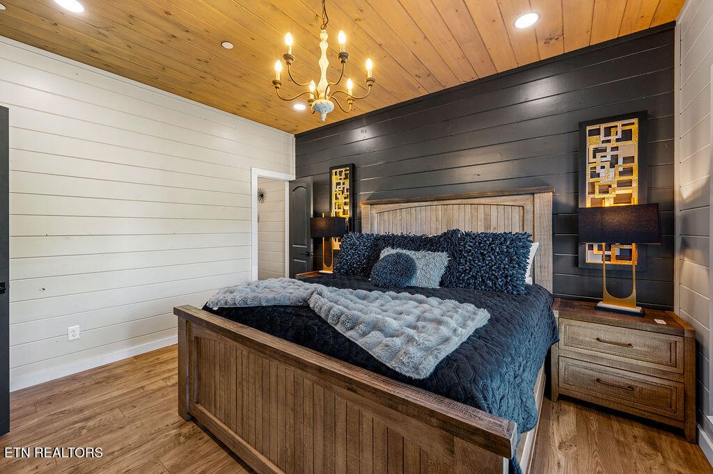 719 Pinecrest Ct Court