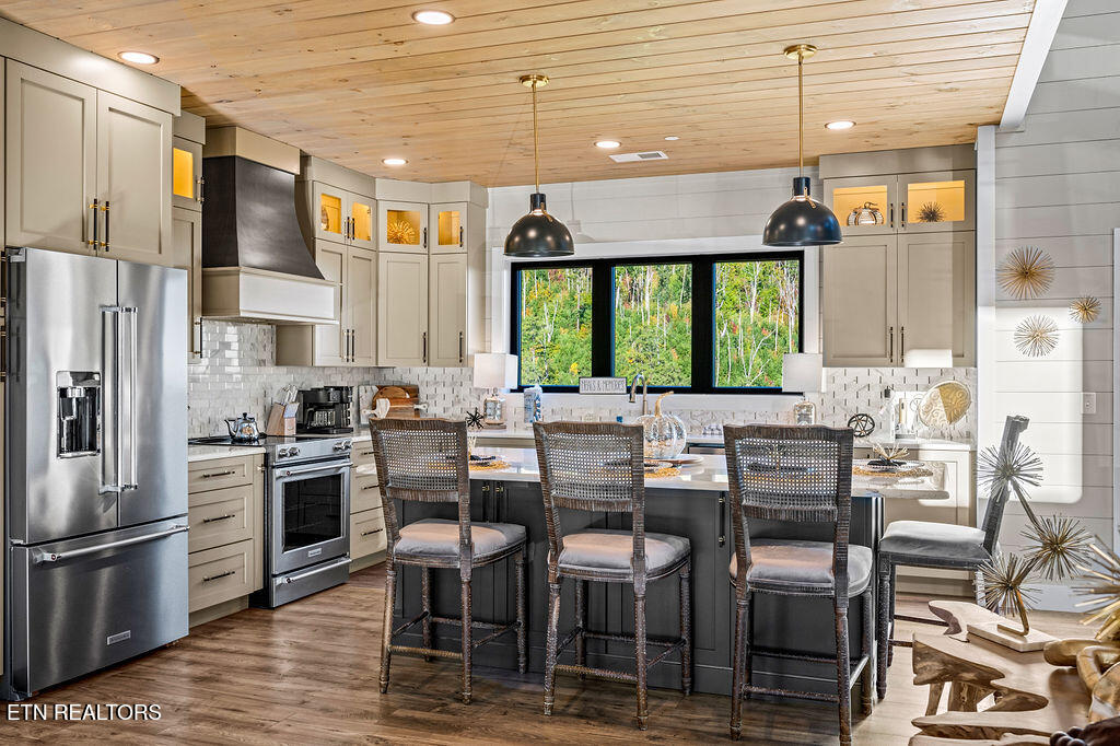 719 Pinecrest Ct Court