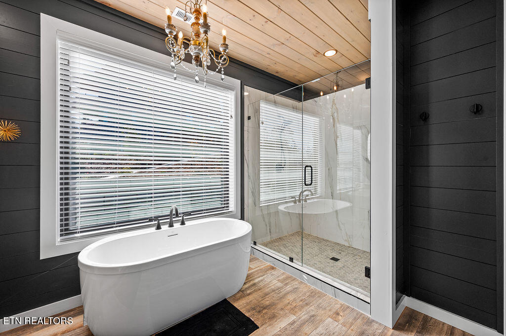 719 Pinecrest Ct Court