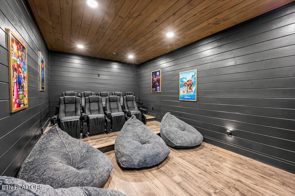 719 Pinecrest Ct Court