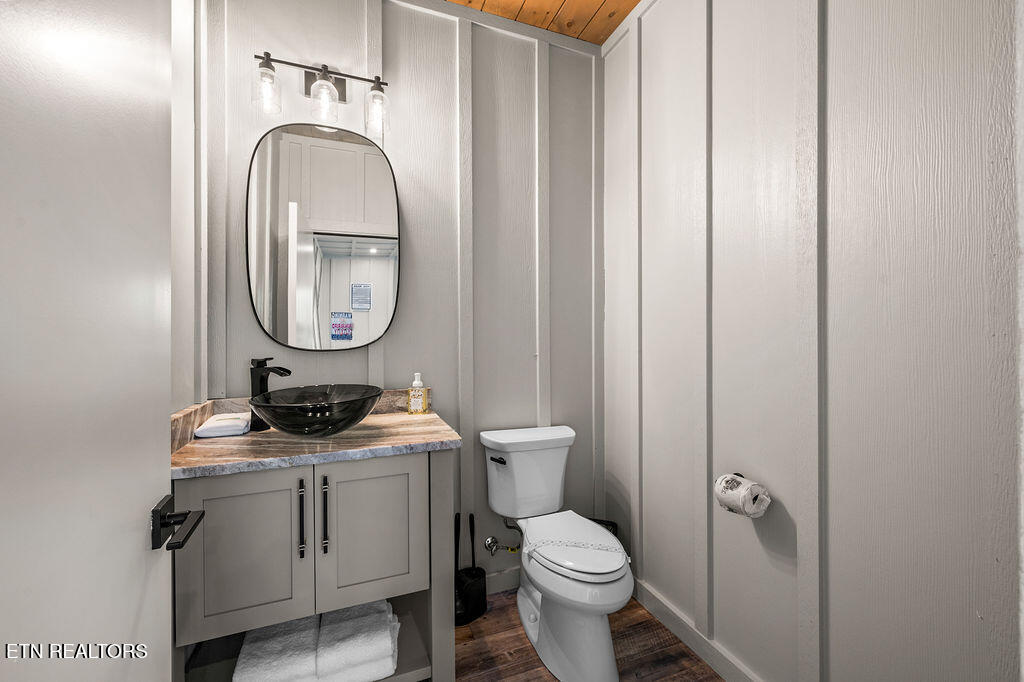 719 Pinecrest Ct Court