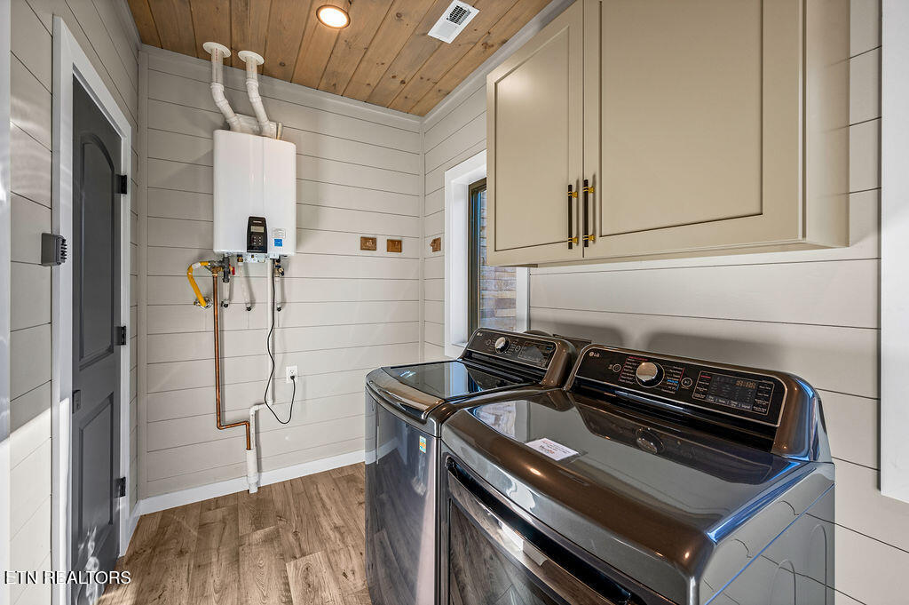 719 Pinecrest Ct Court