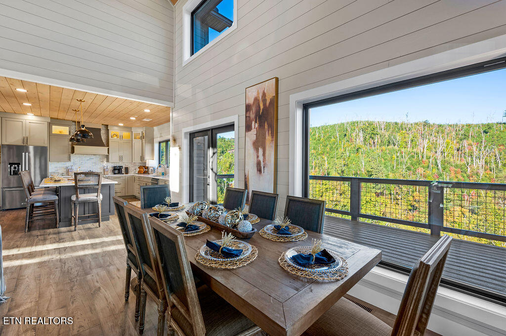 719 Pinecrest Ct Court