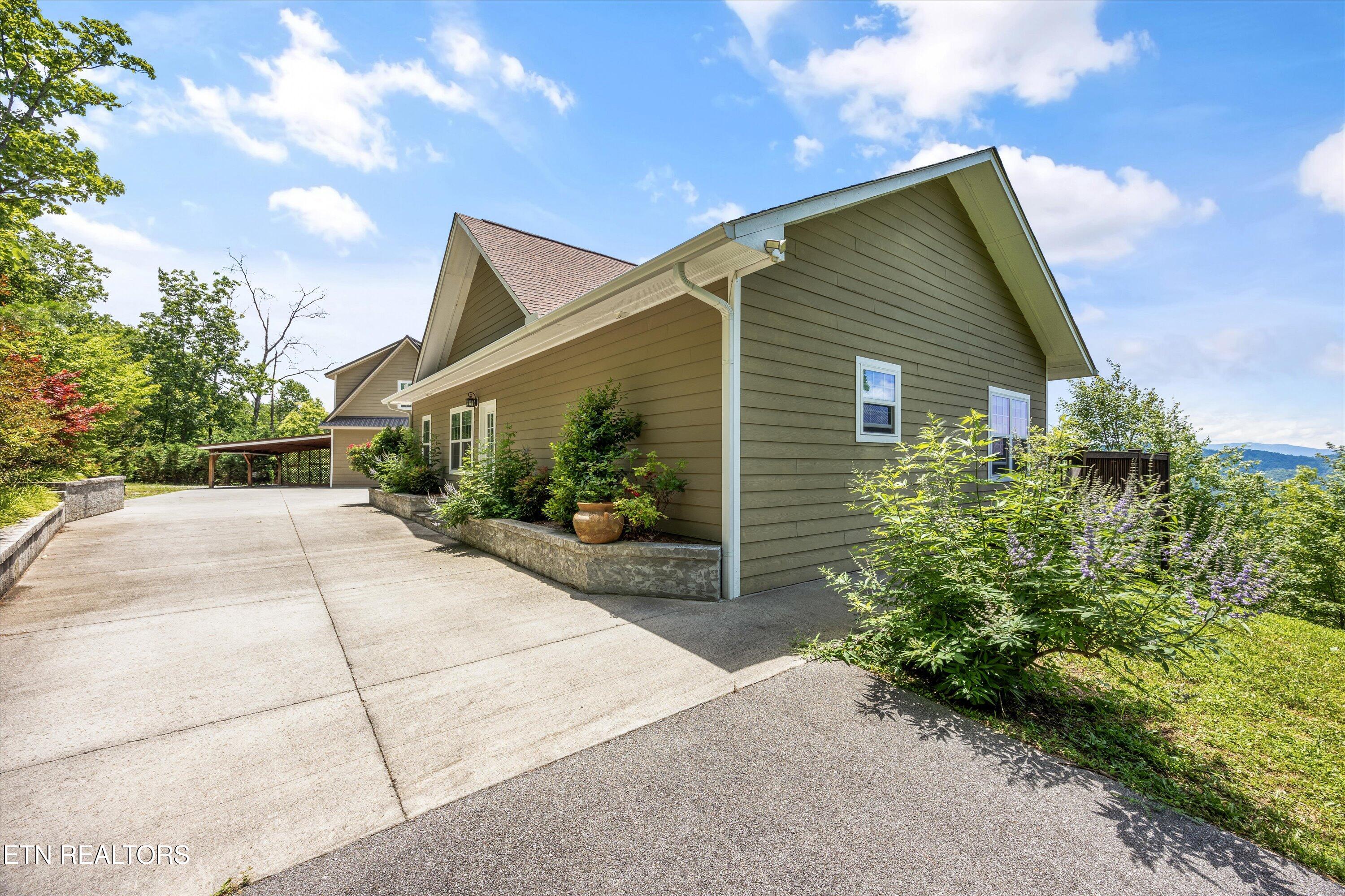 4868 Settlers View Lane