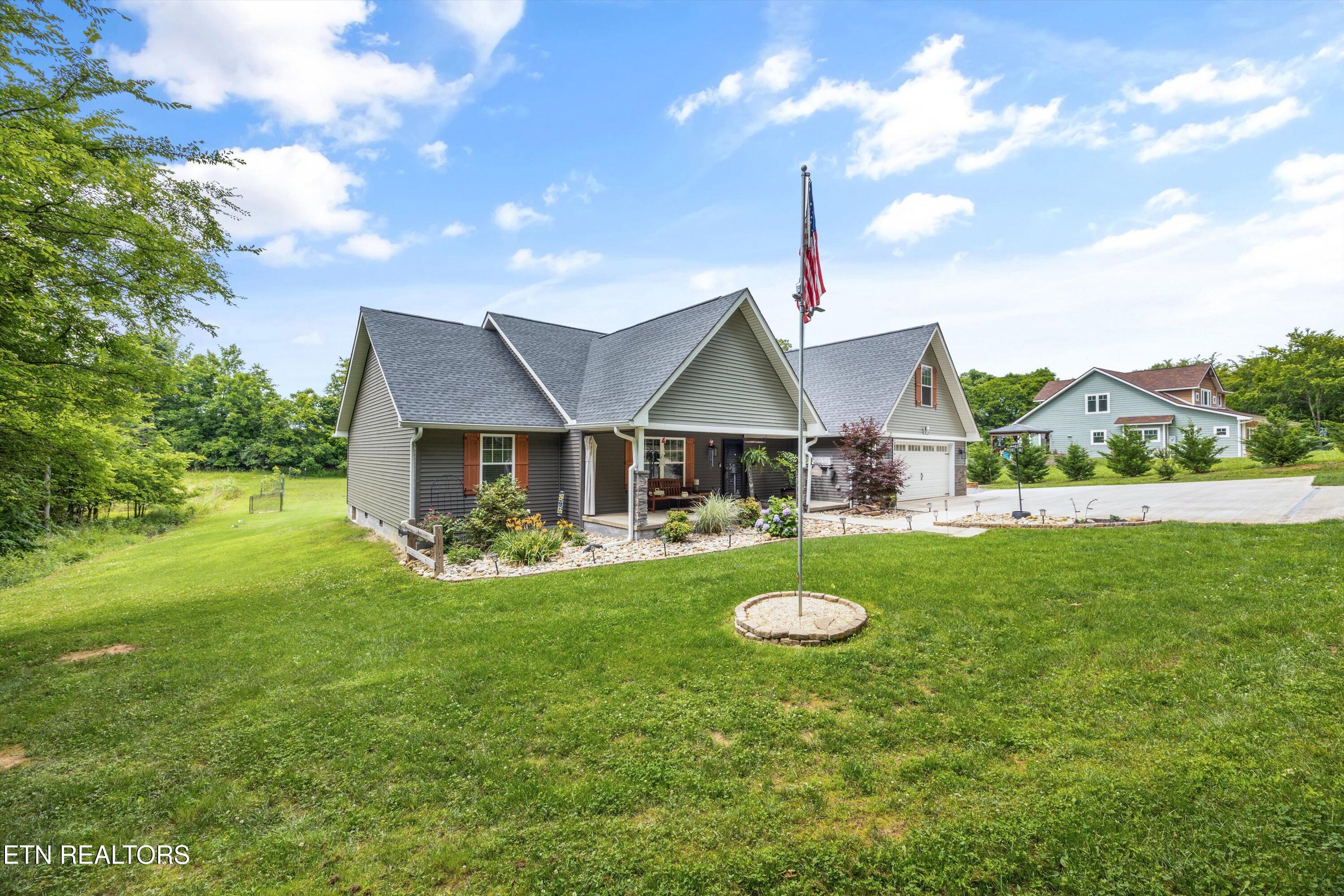 3033 Lazy River Lane