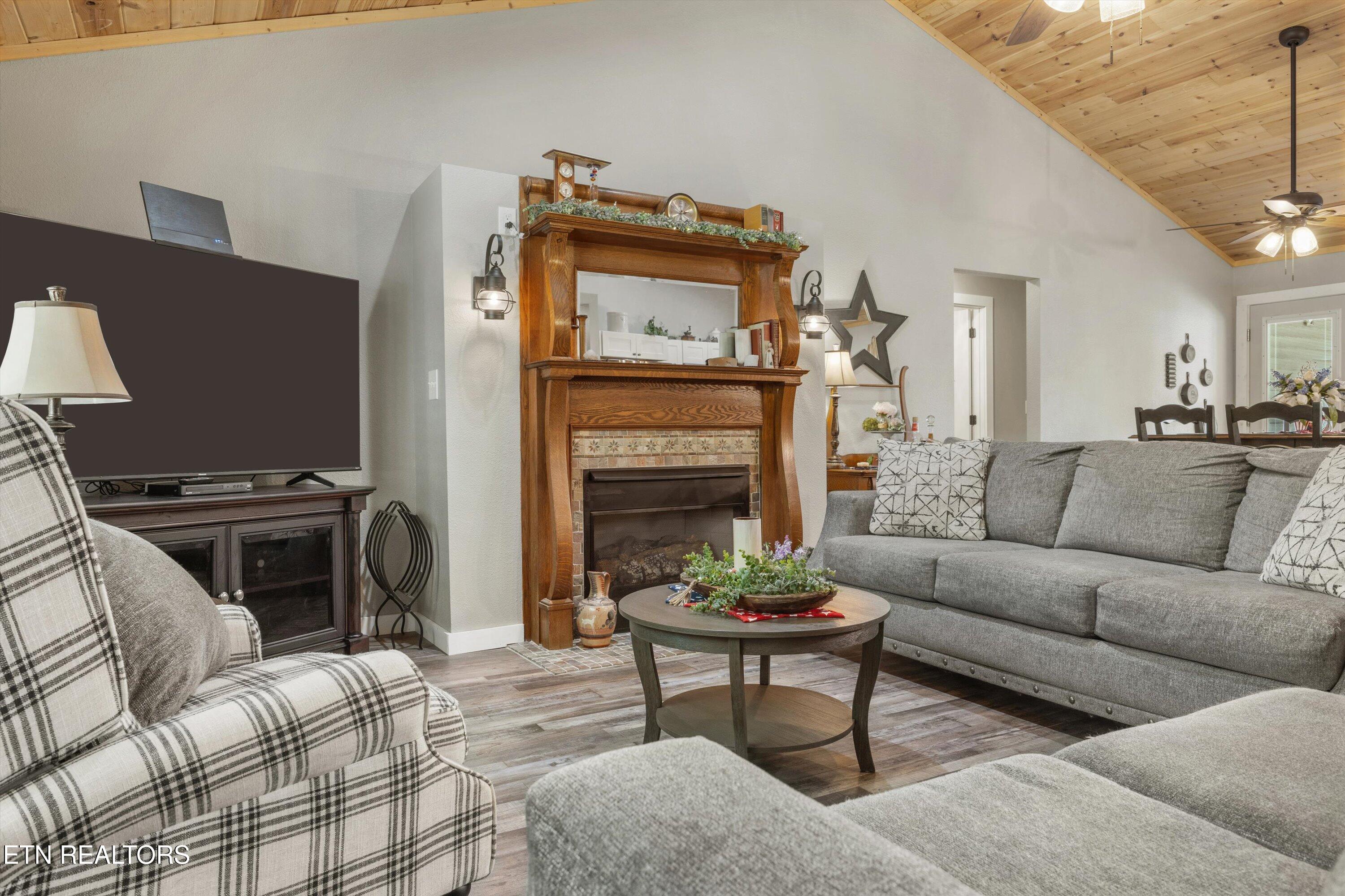 3033 Lazy River Lane