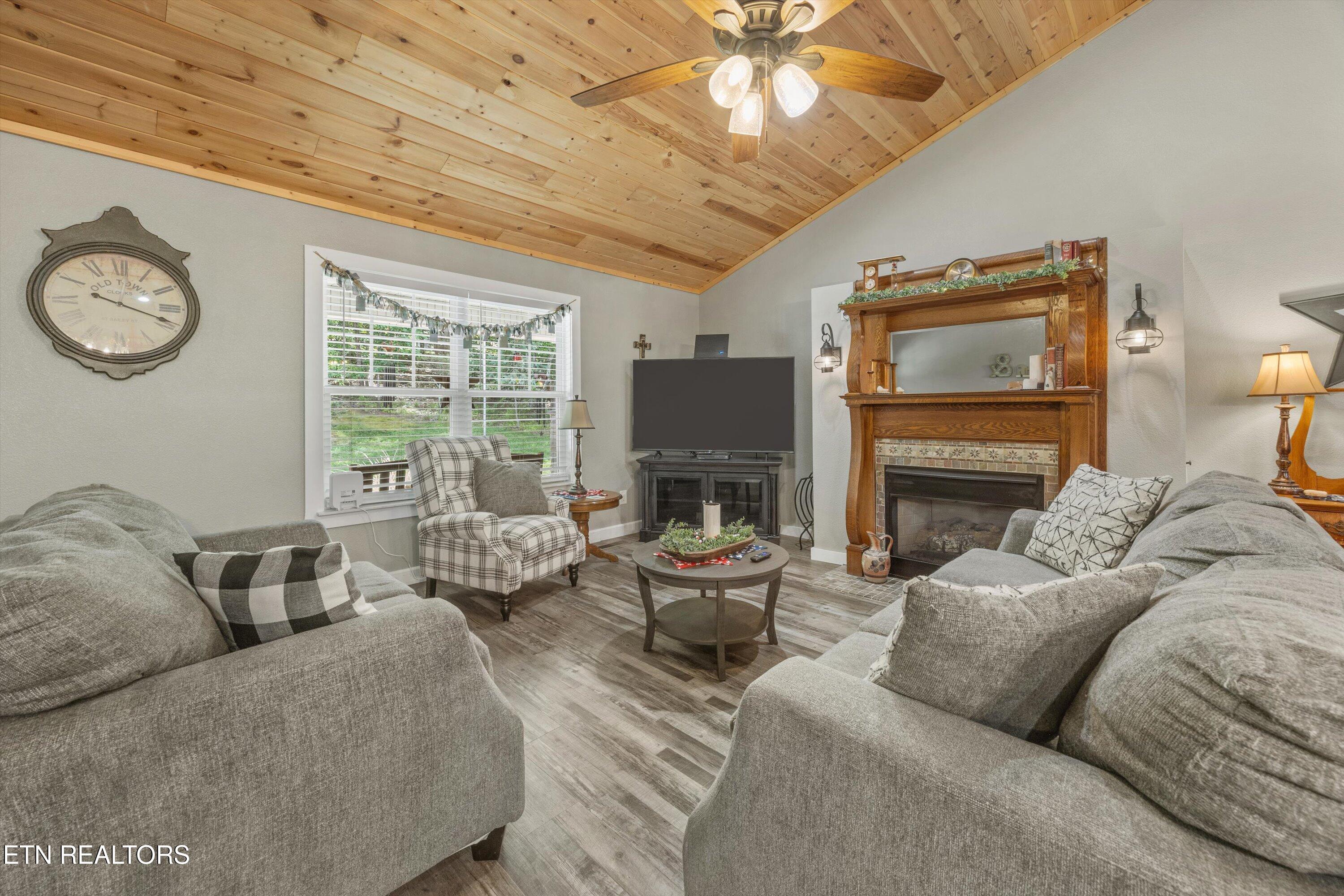 3033 Lazy River Lane