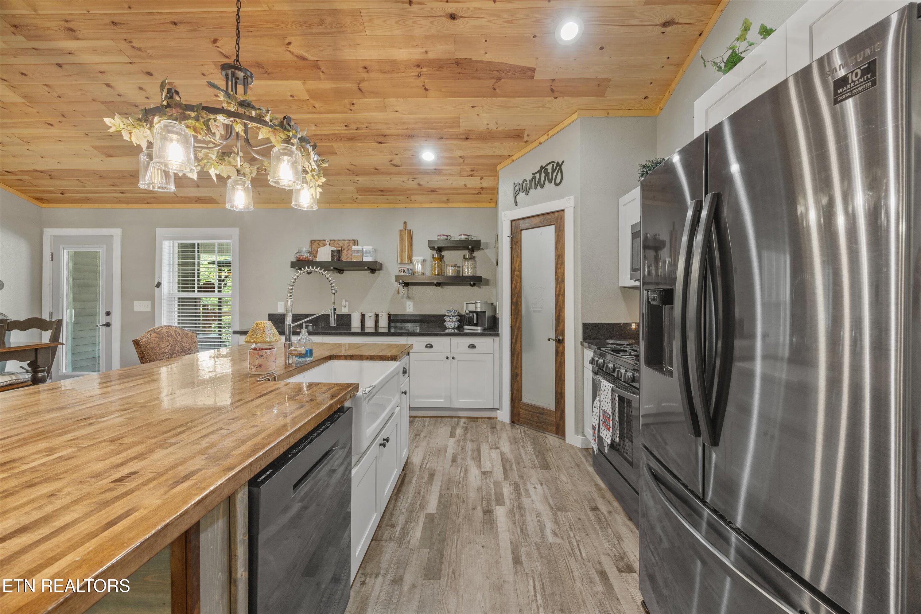 3033 Lazy River Lane