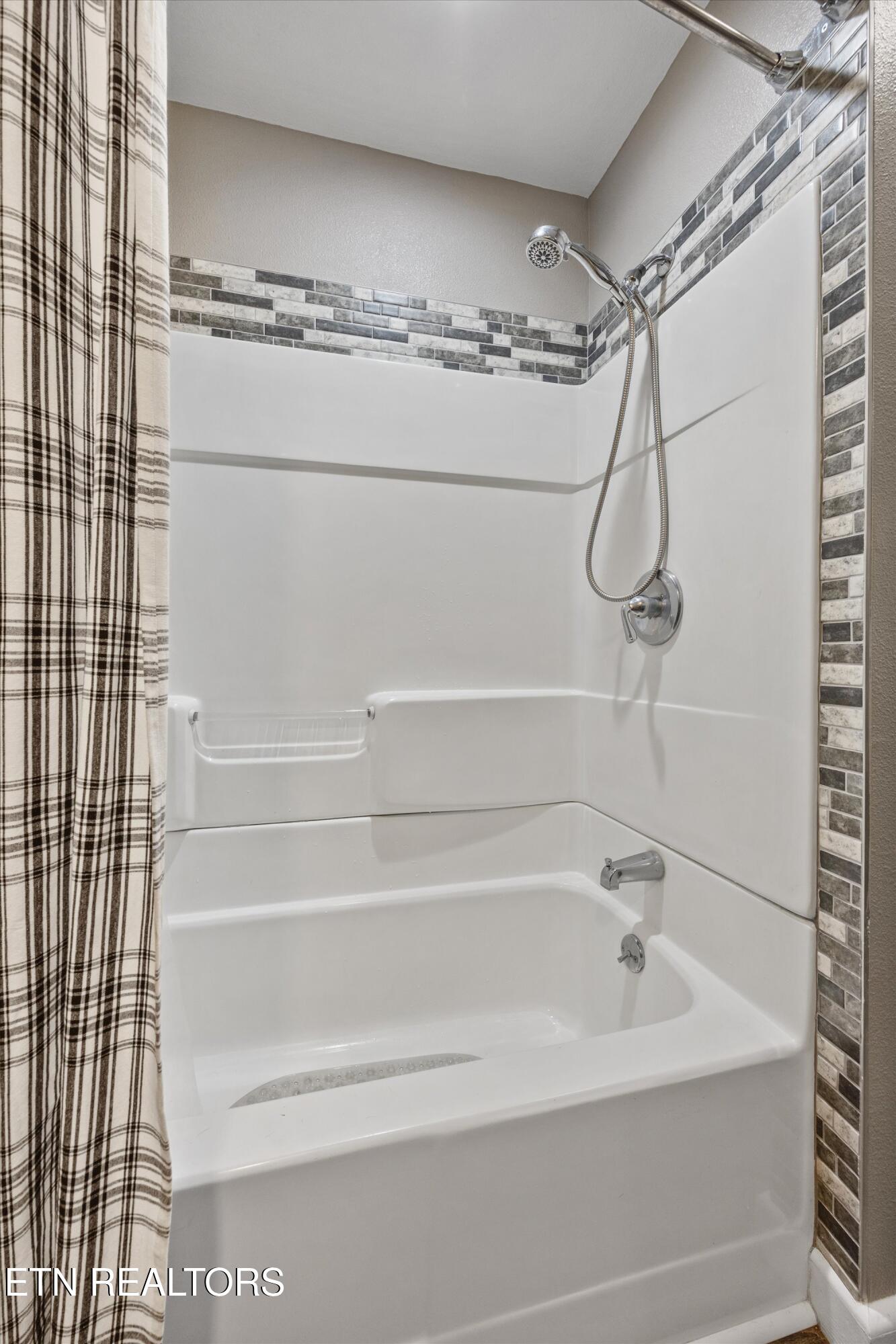 3033 Lazy River Lane