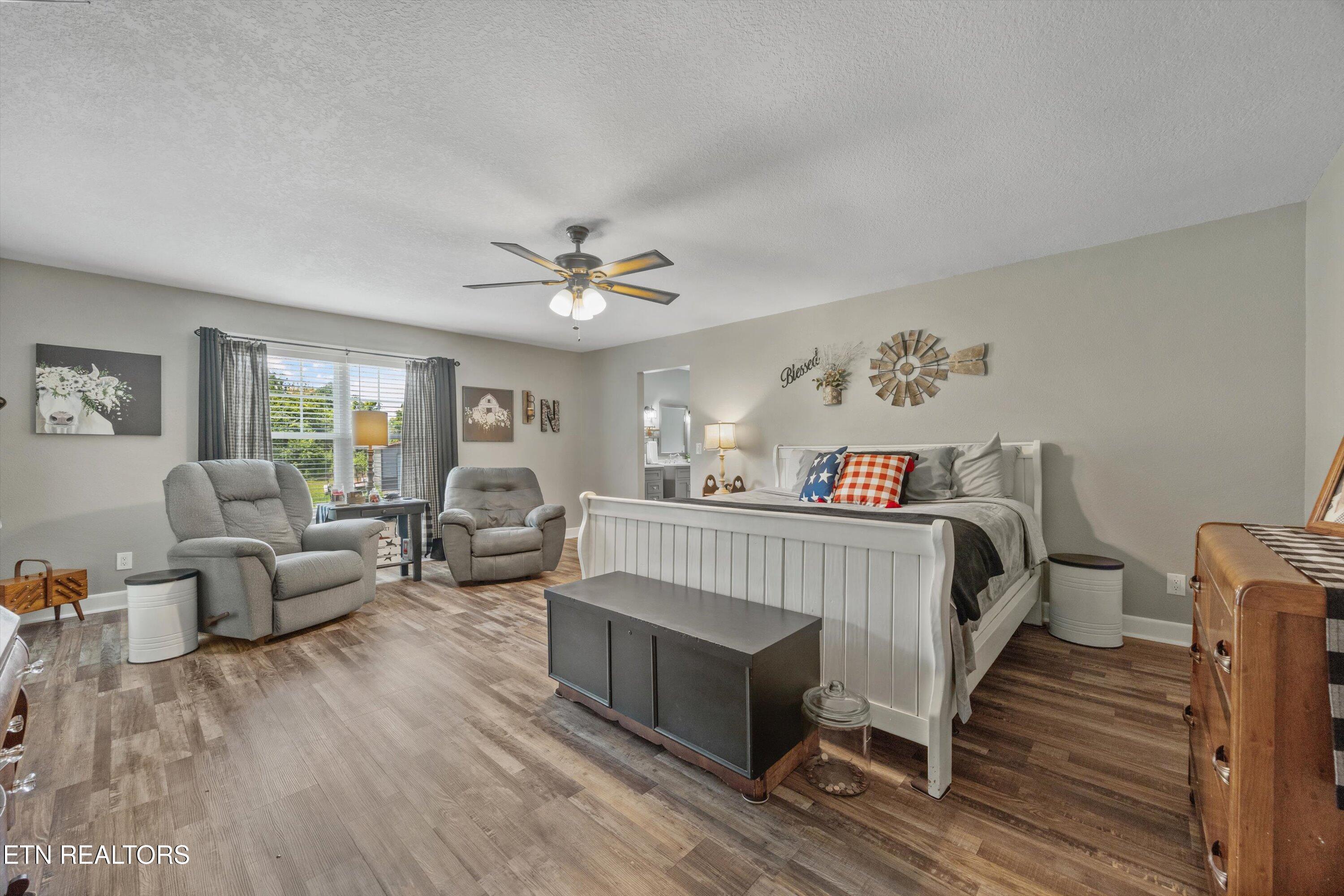 3033 Lazy River Lane