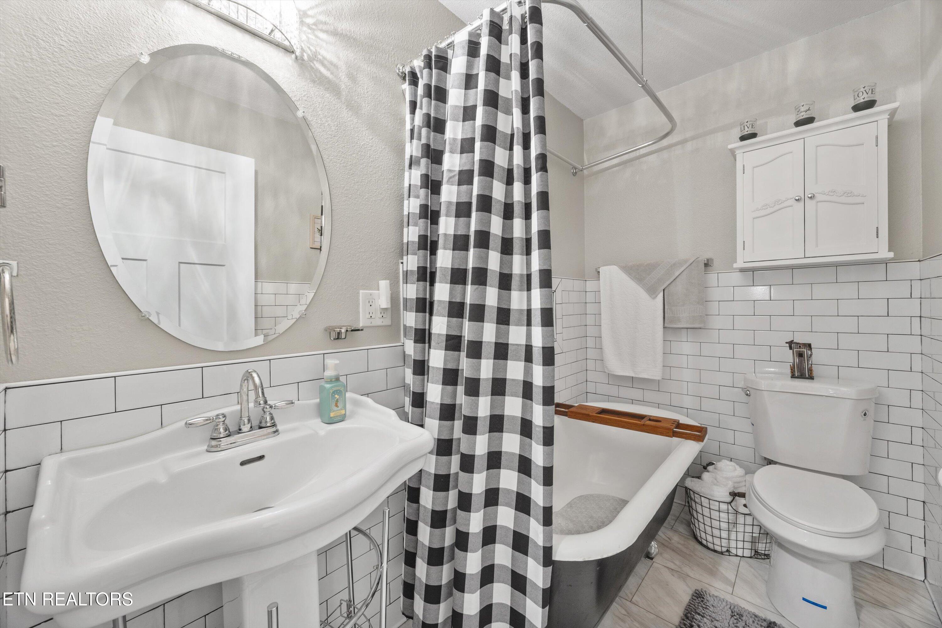 3033 Lazy River Lane