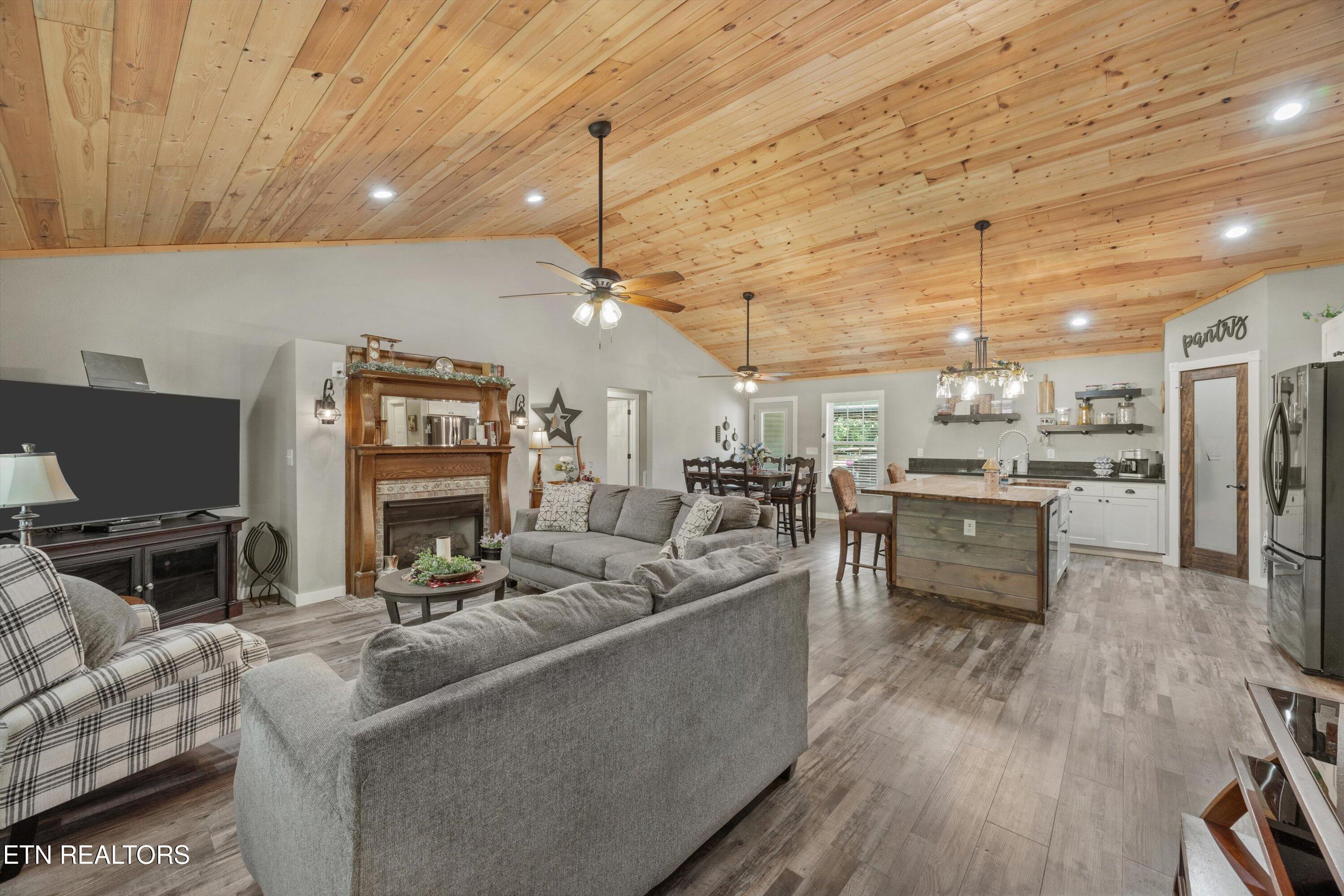 3033 Lazy River Lane