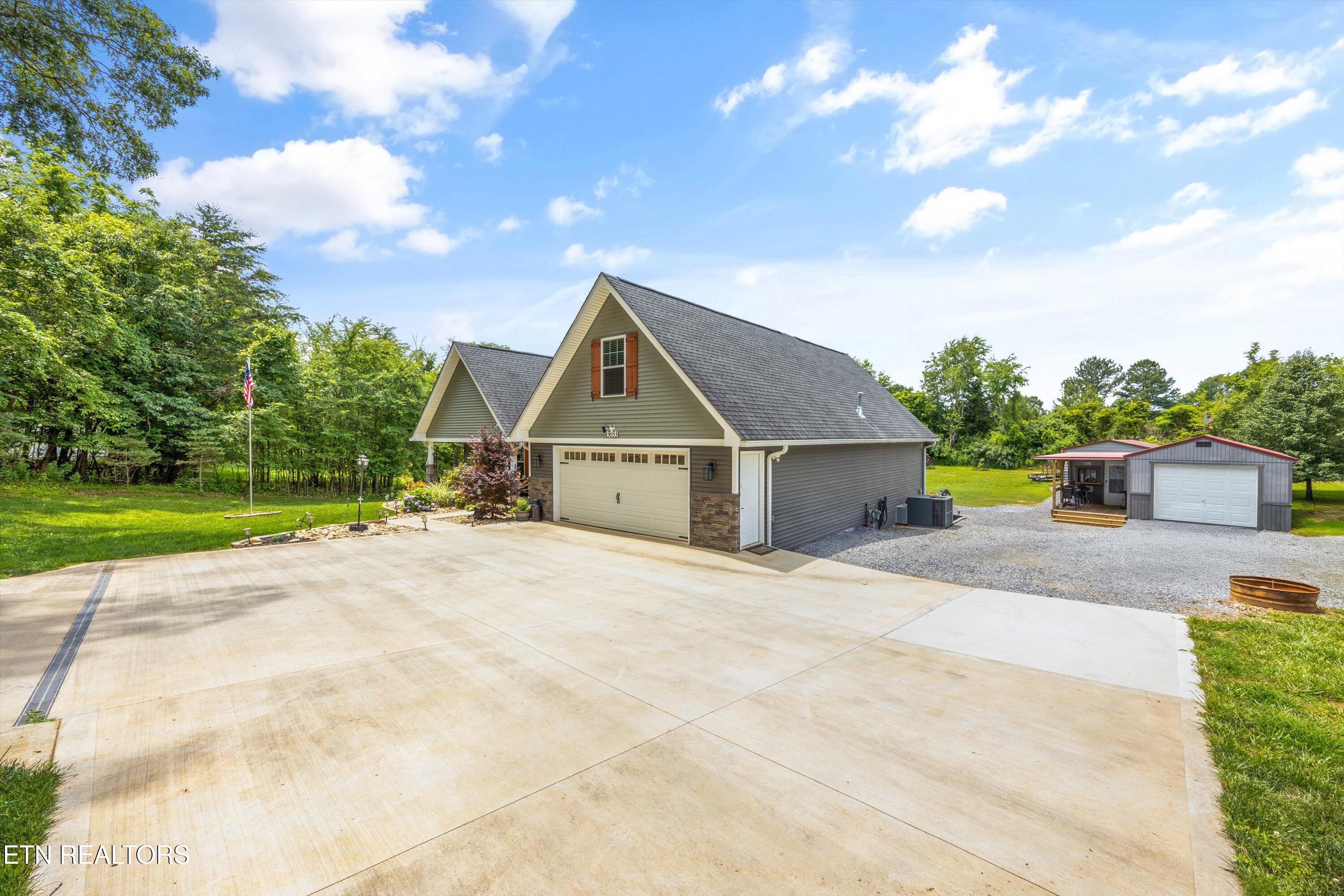 3033 Lazy River Lane