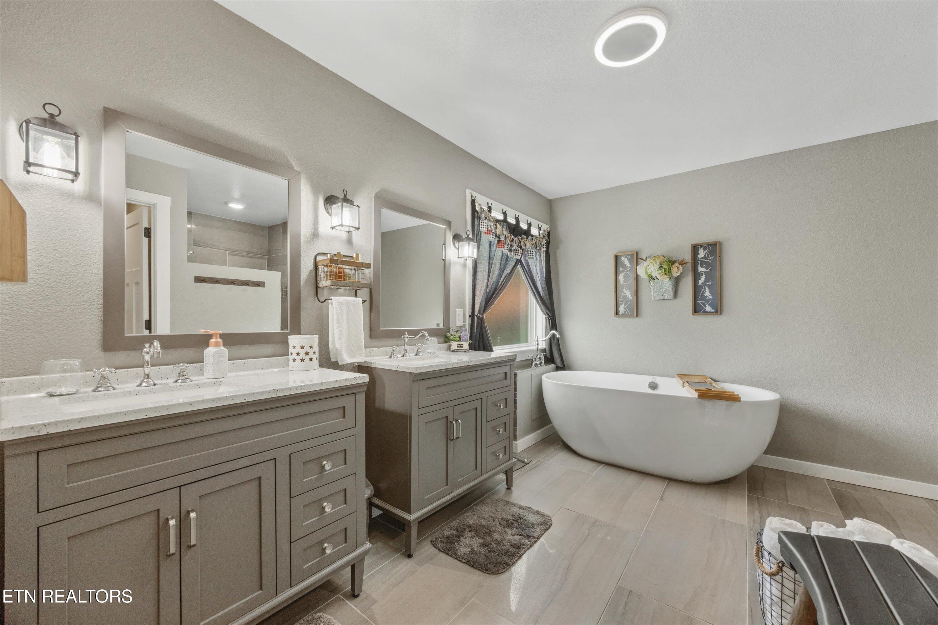 3033 Lazy River Lane