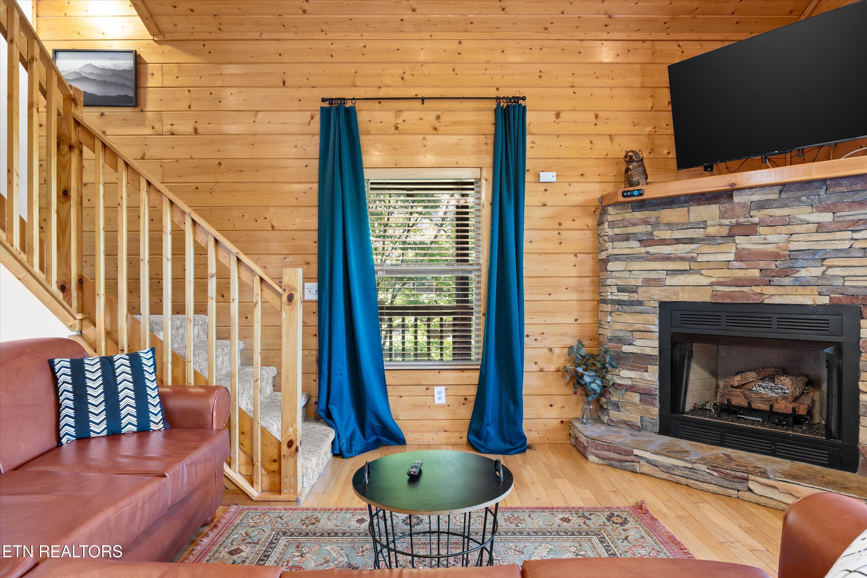 4179 Chamberlain Lane