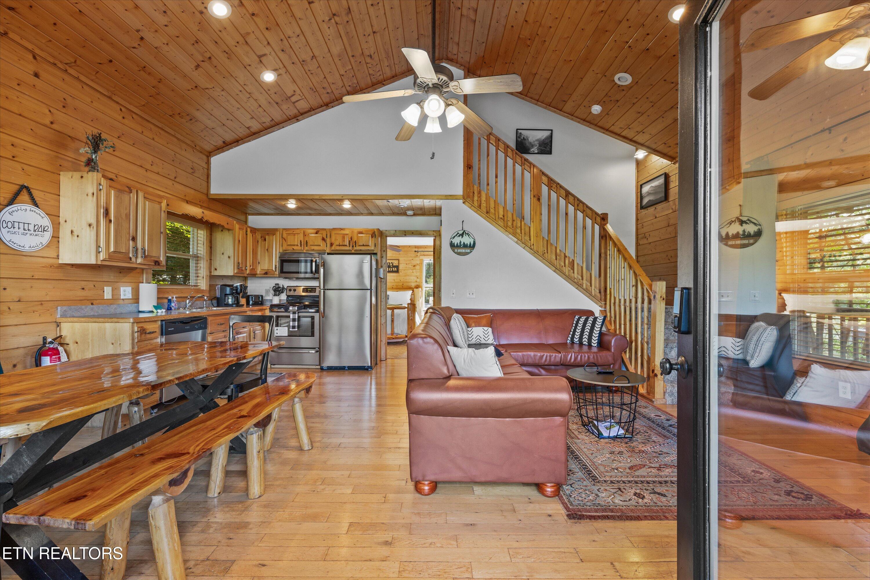 4179 Chamberlain Lane