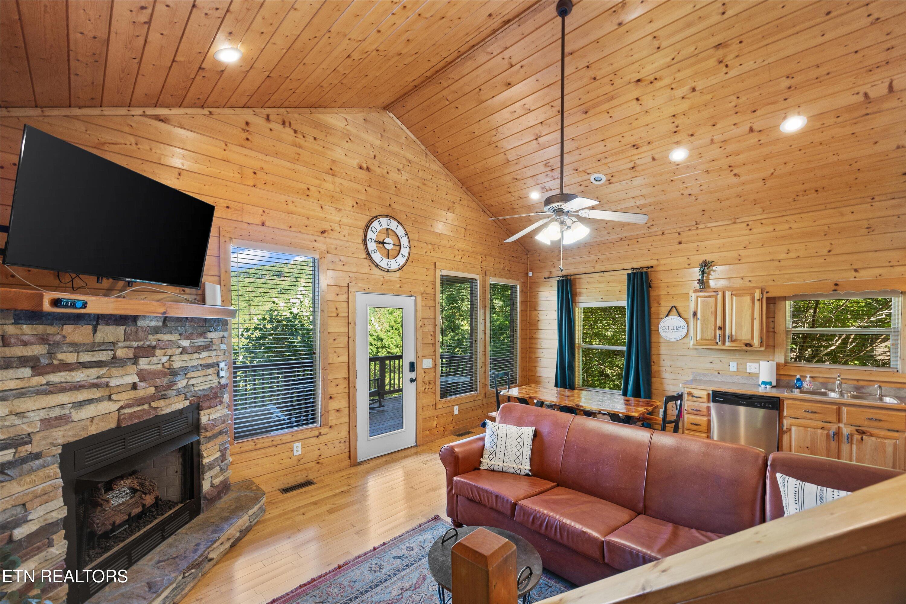 4179 Chamberlain Lane