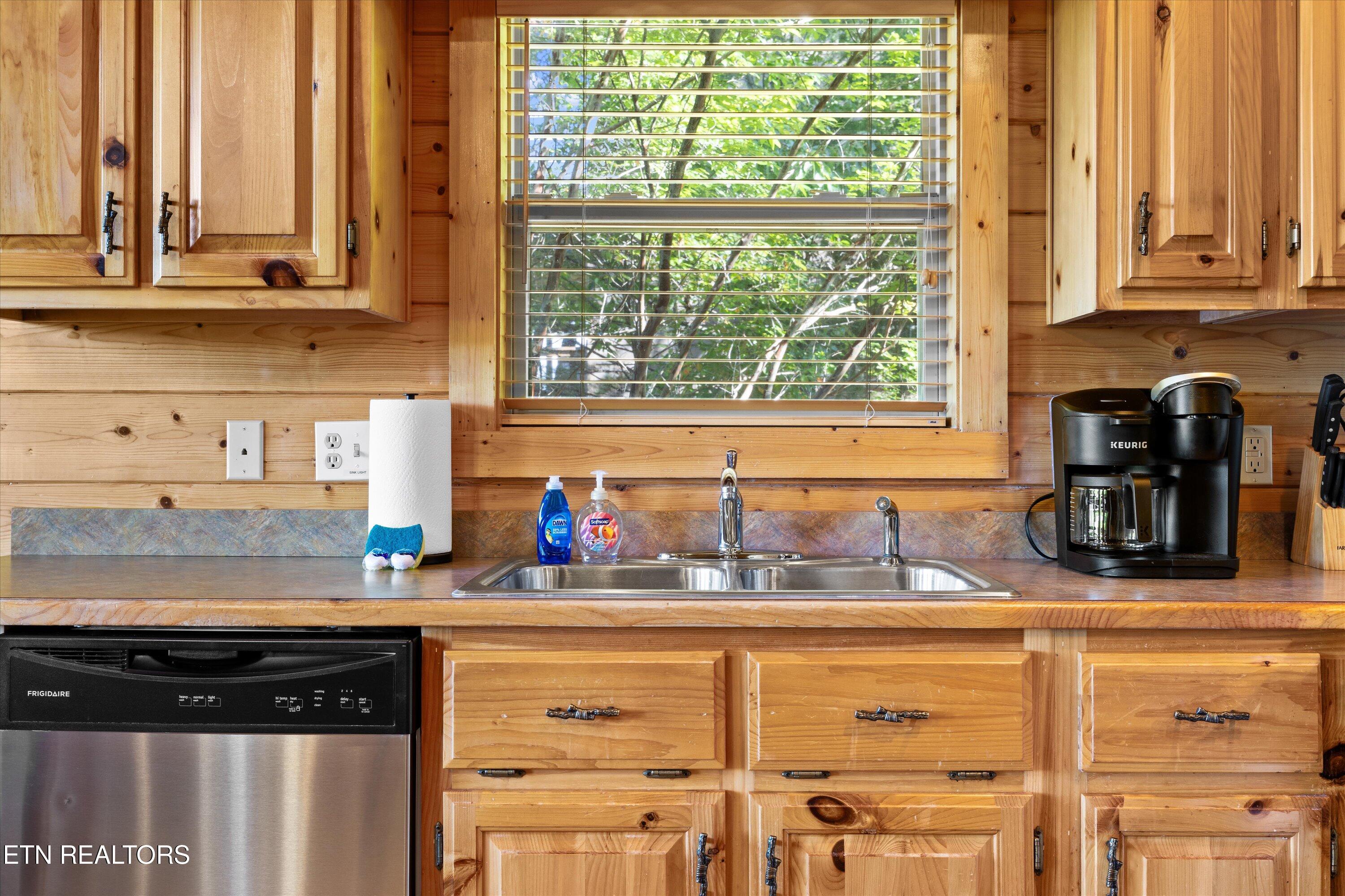 4179 Chamberlain Lane