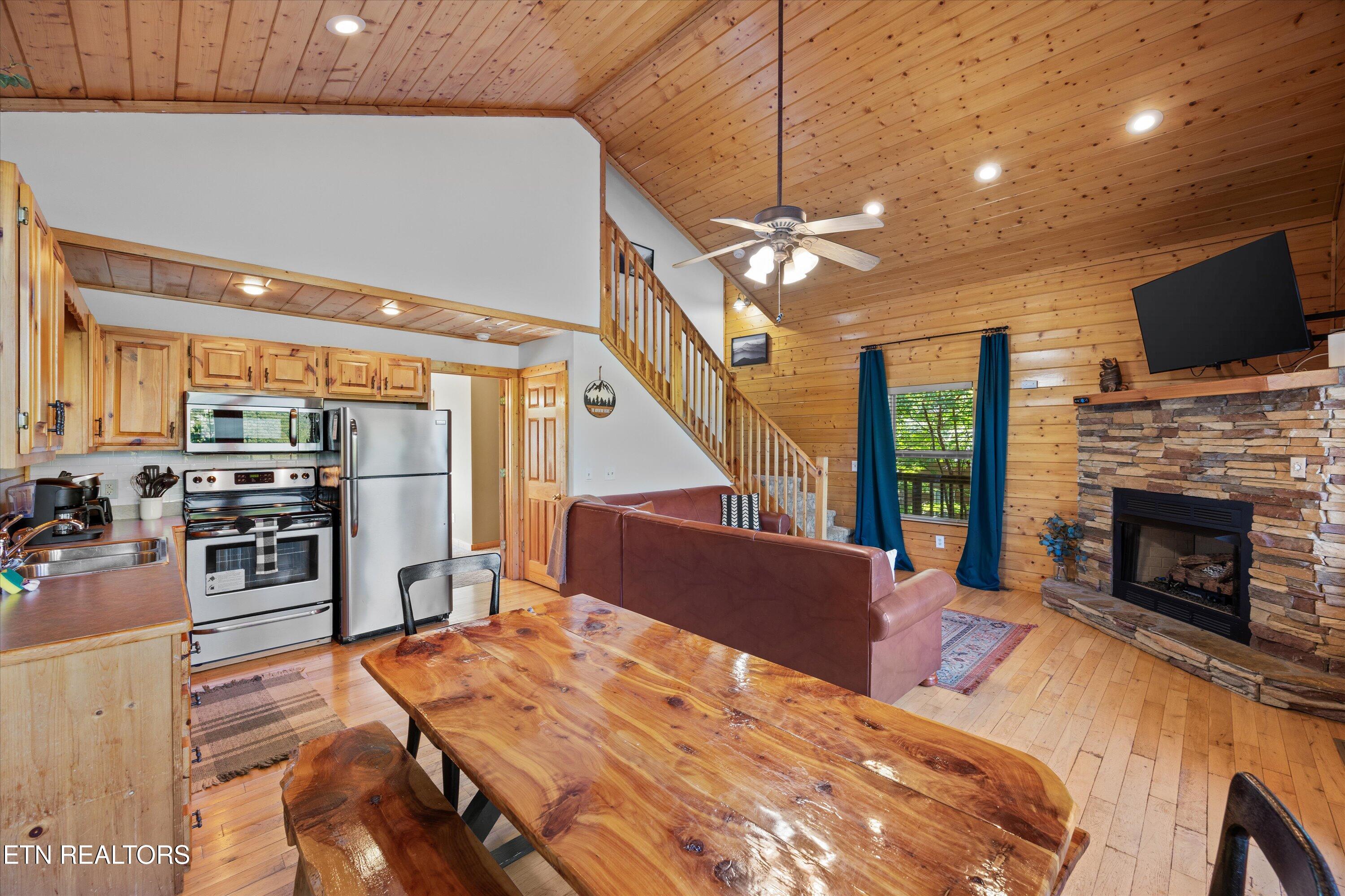 4179 Chamberlain Lane