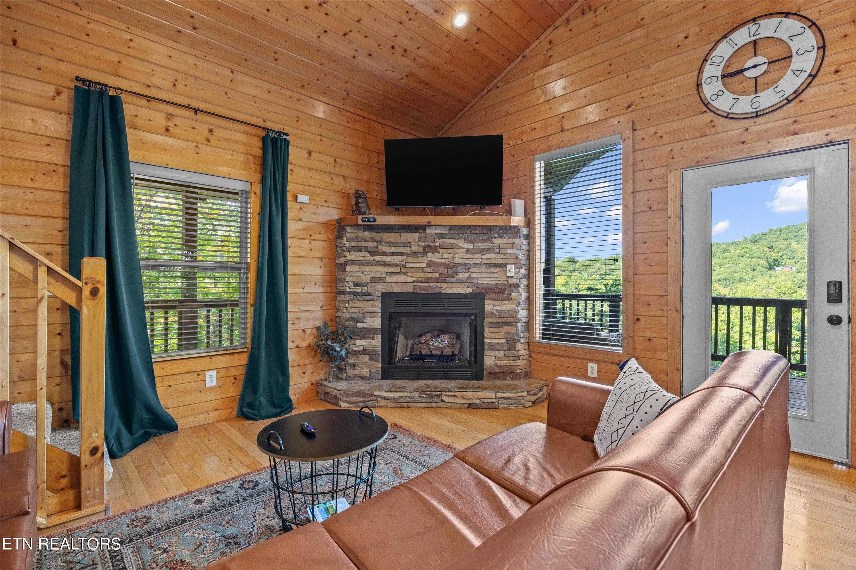 4179 Chamberlain Lane