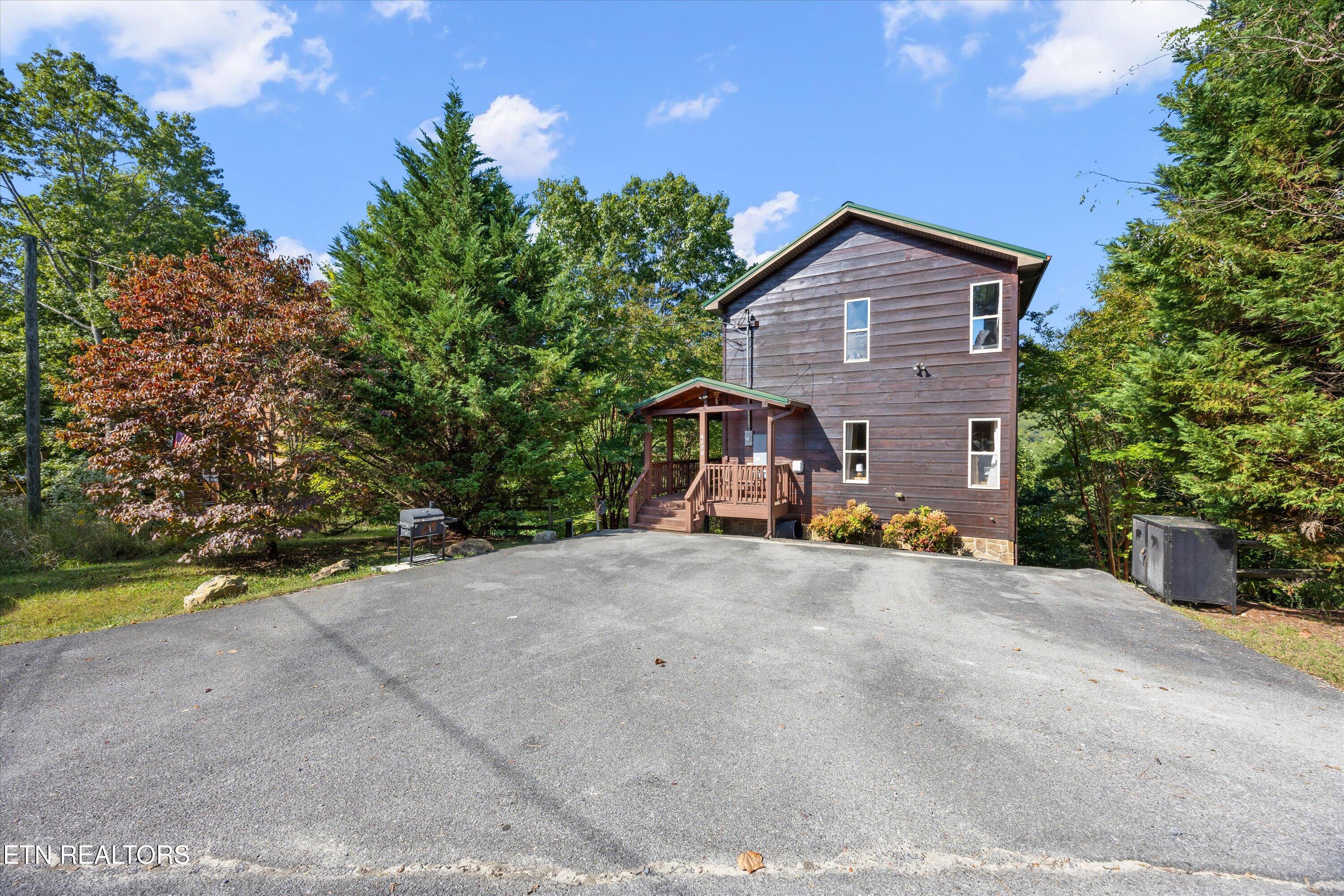 4179 Chamberlain Lane