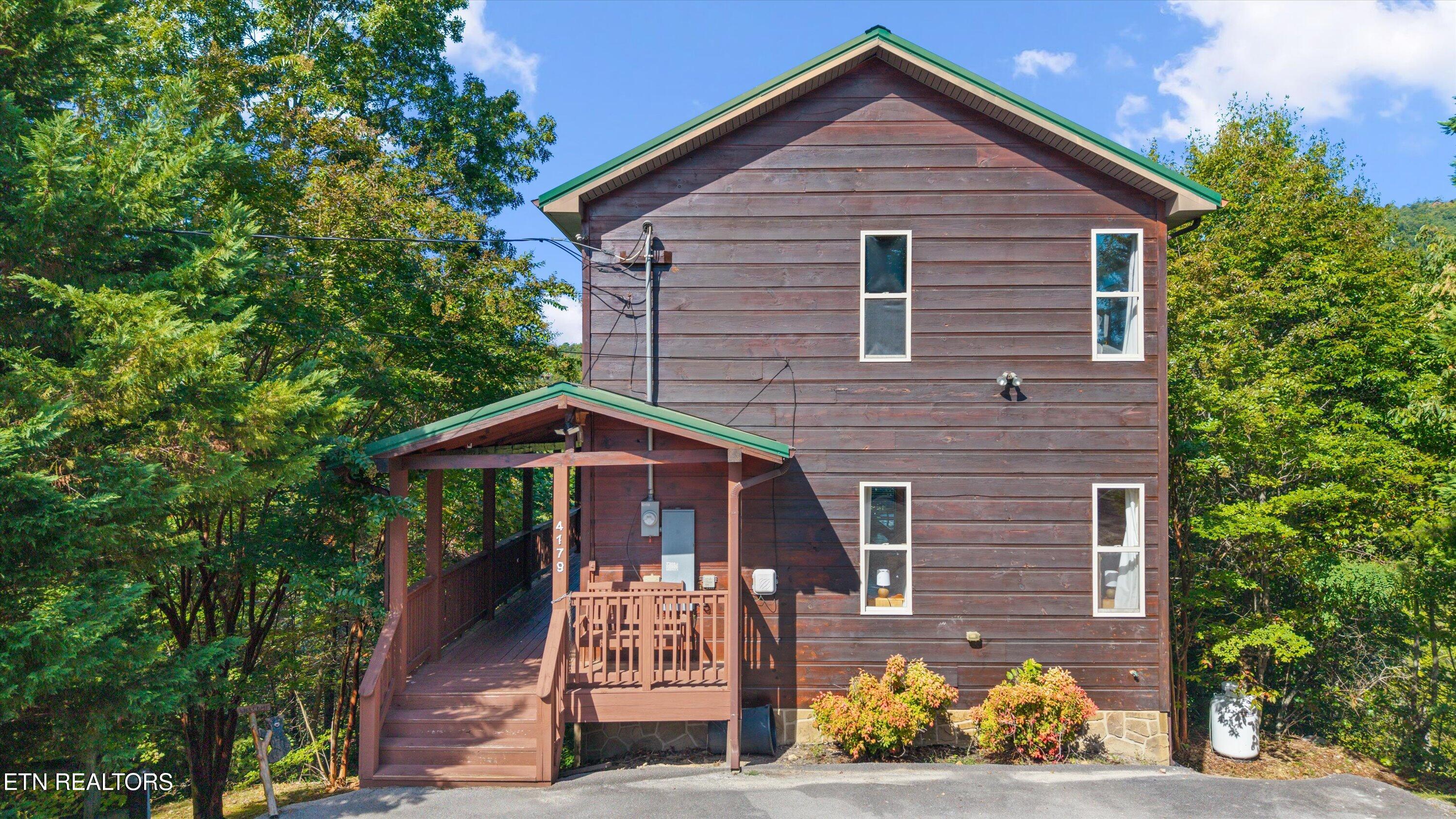 4179 Chamberlain Lane