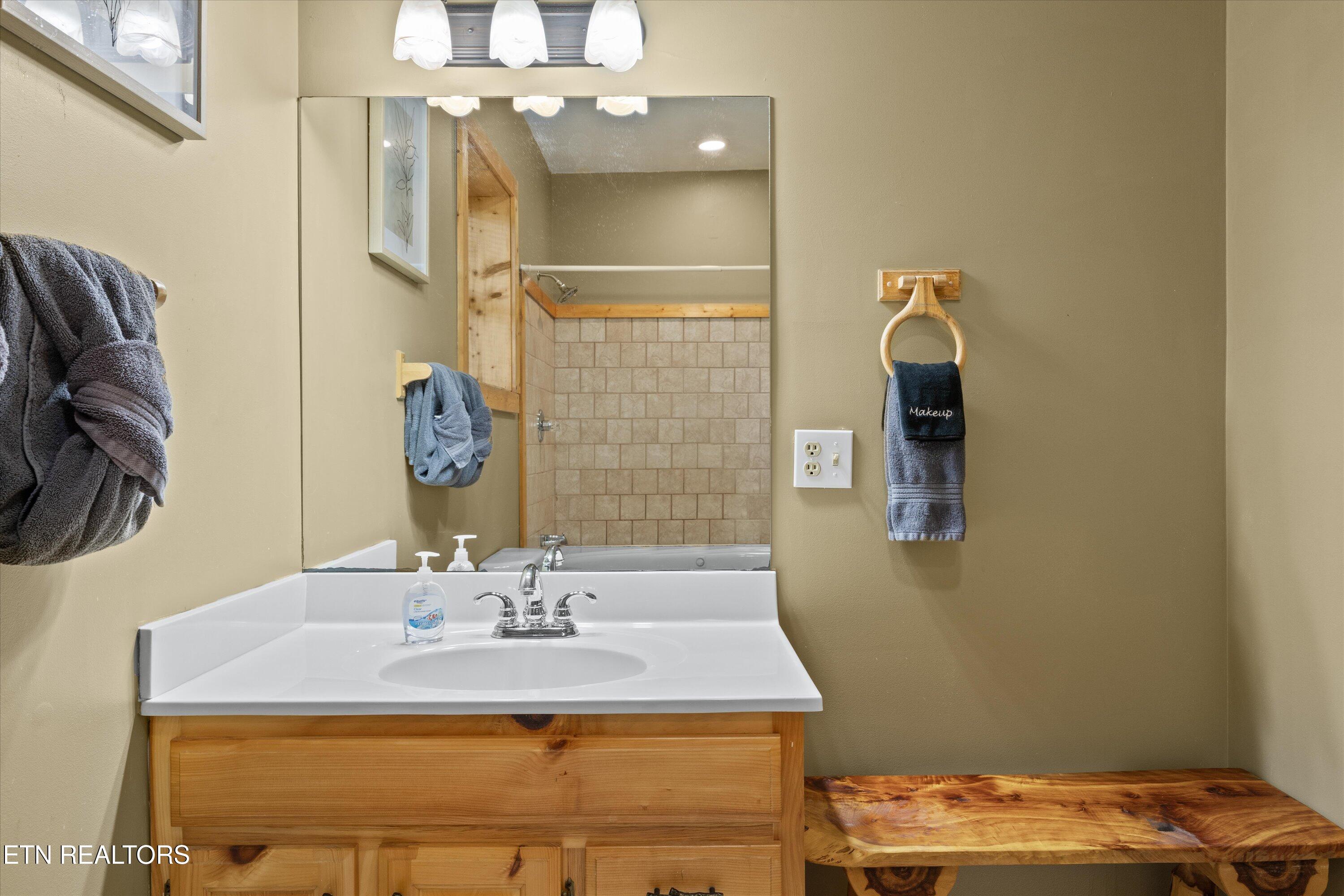 4179 Chamberlain Lane