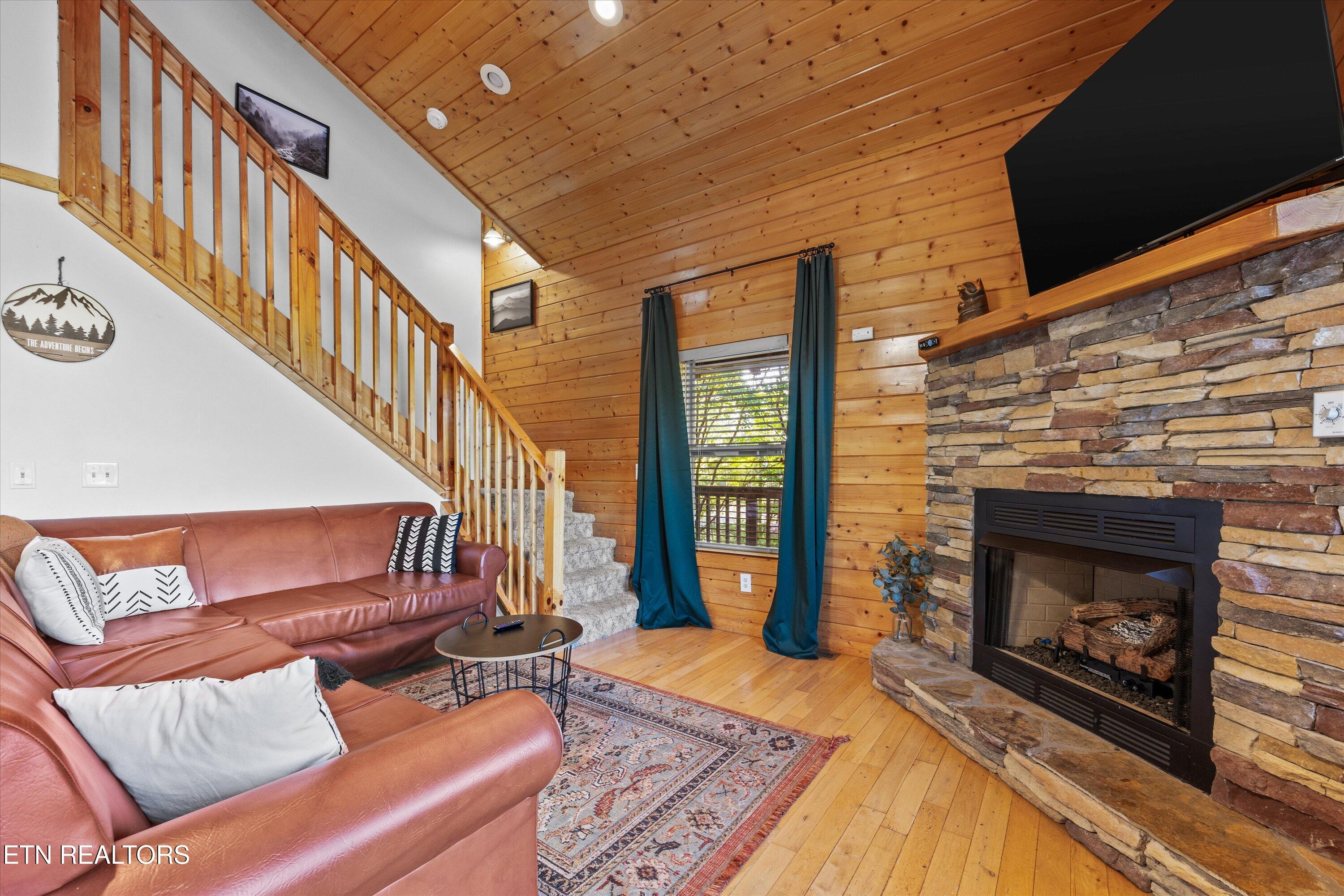 4179 Chamberlain Lane