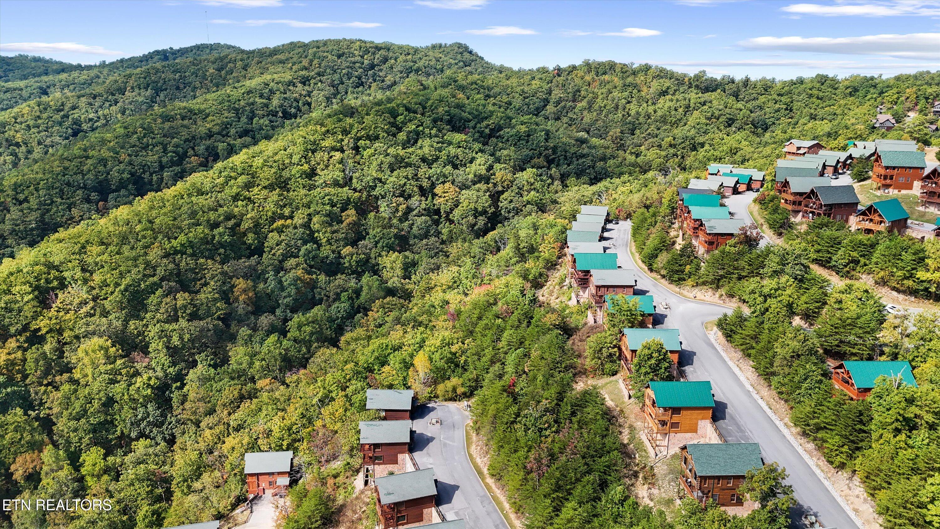 2820 Mountain Glory Tr, Sevierville