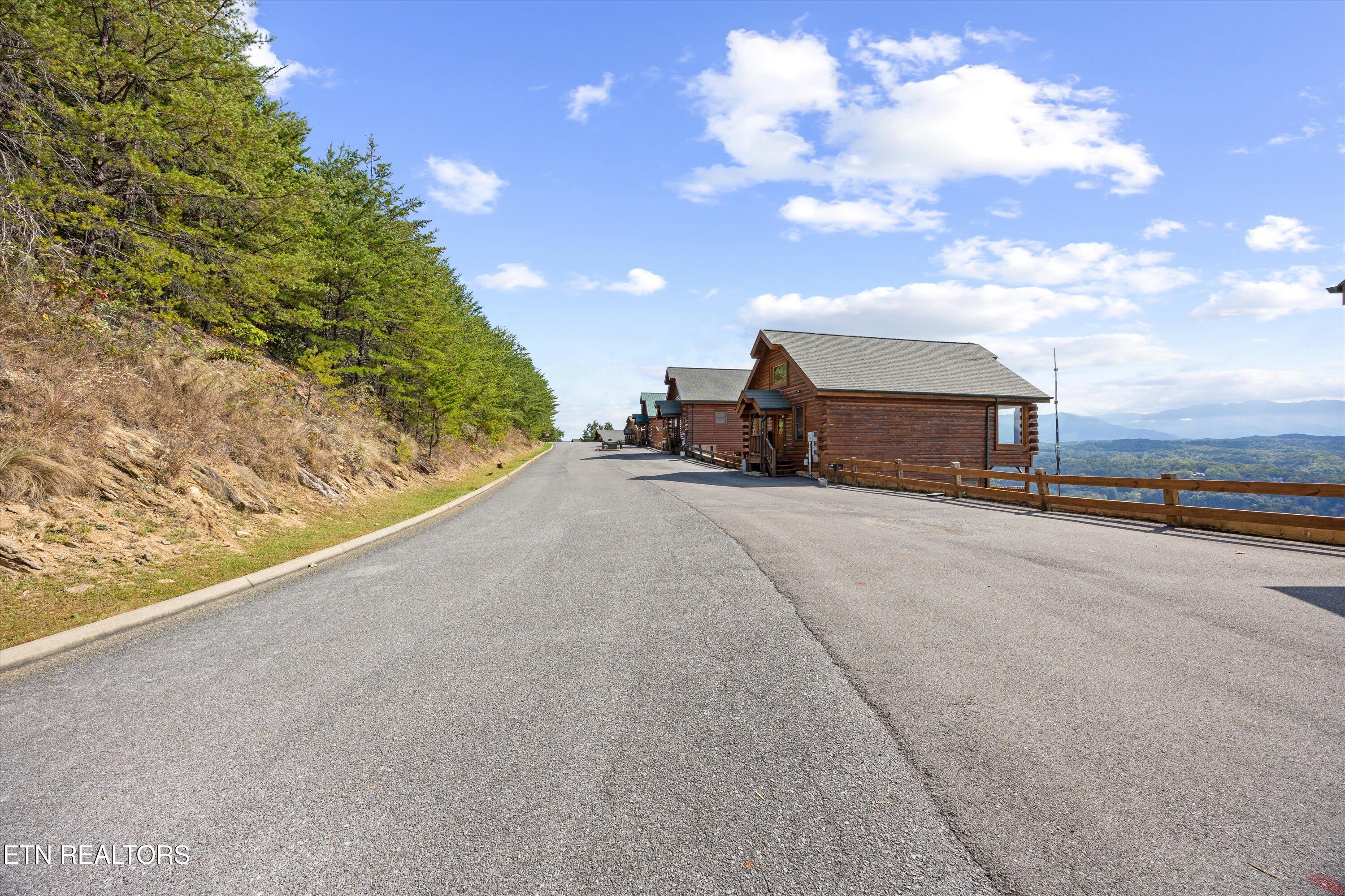 2820 Mountain Glory Tr, Sevierville