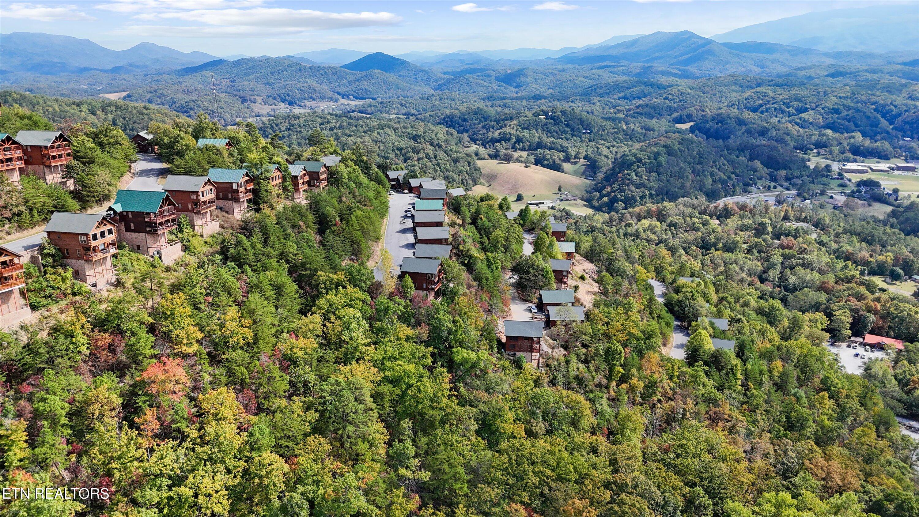 2820 Mountain Glory Tr, Sevierville