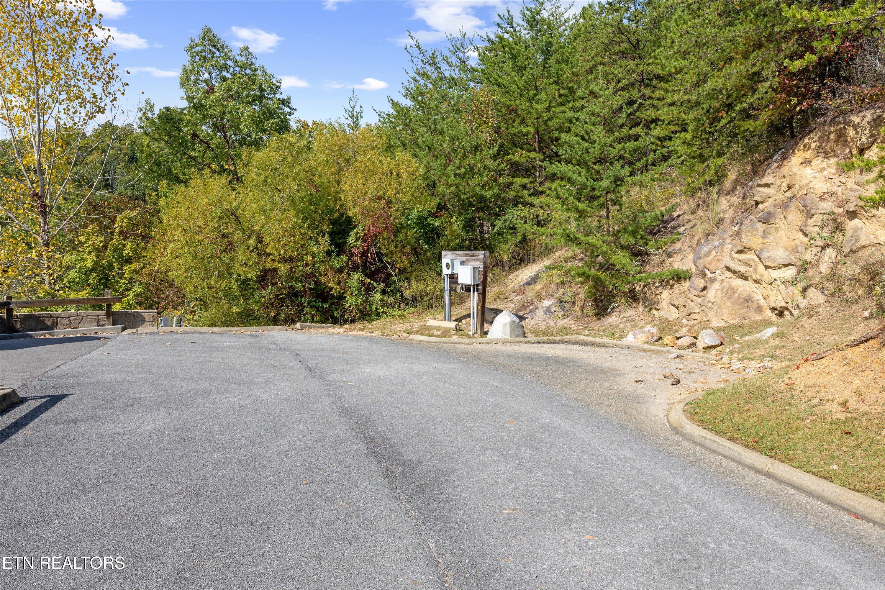 2820 Mountain Glory Tr, Sevierville