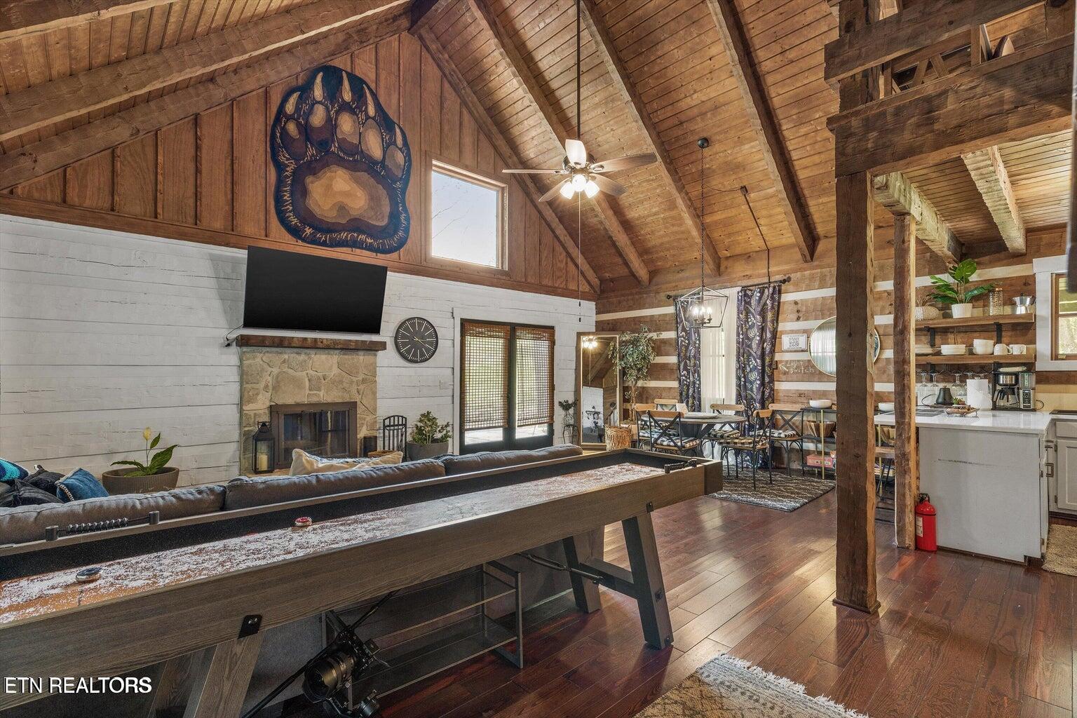 4065 Hickory Hollow Way