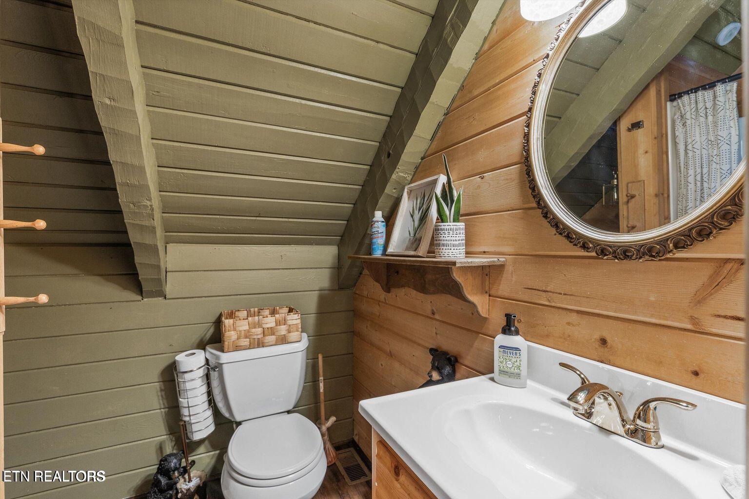 4065 Hickory Hollow Way