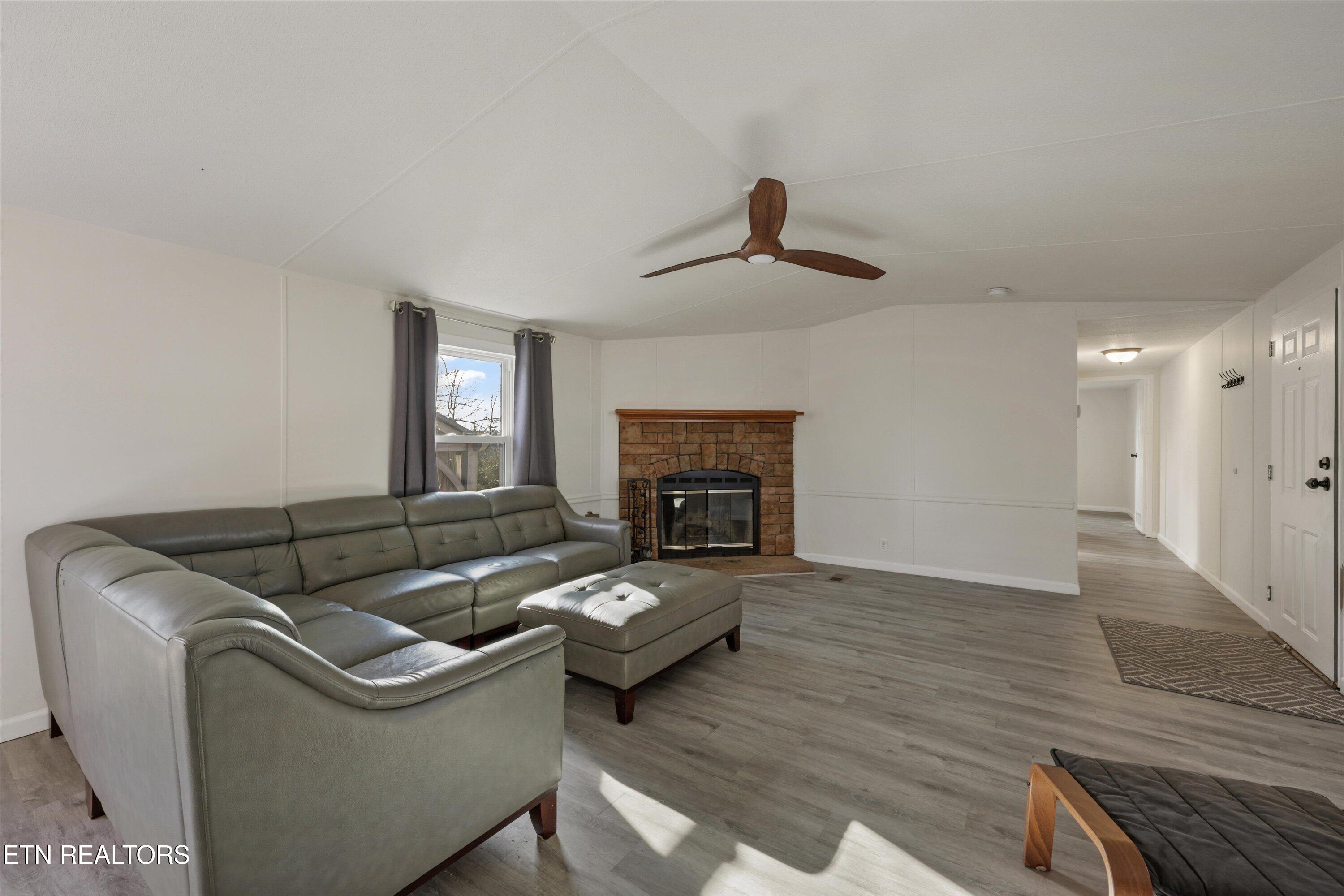1729 Walnut Hill Lane