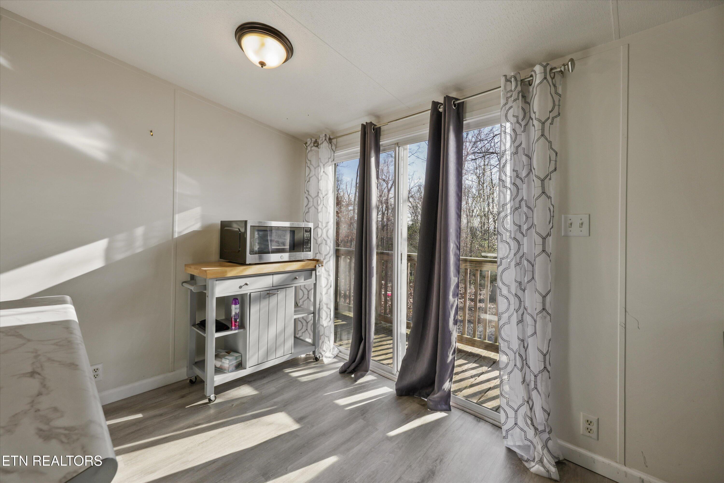 1729 Walnut Hill Lane