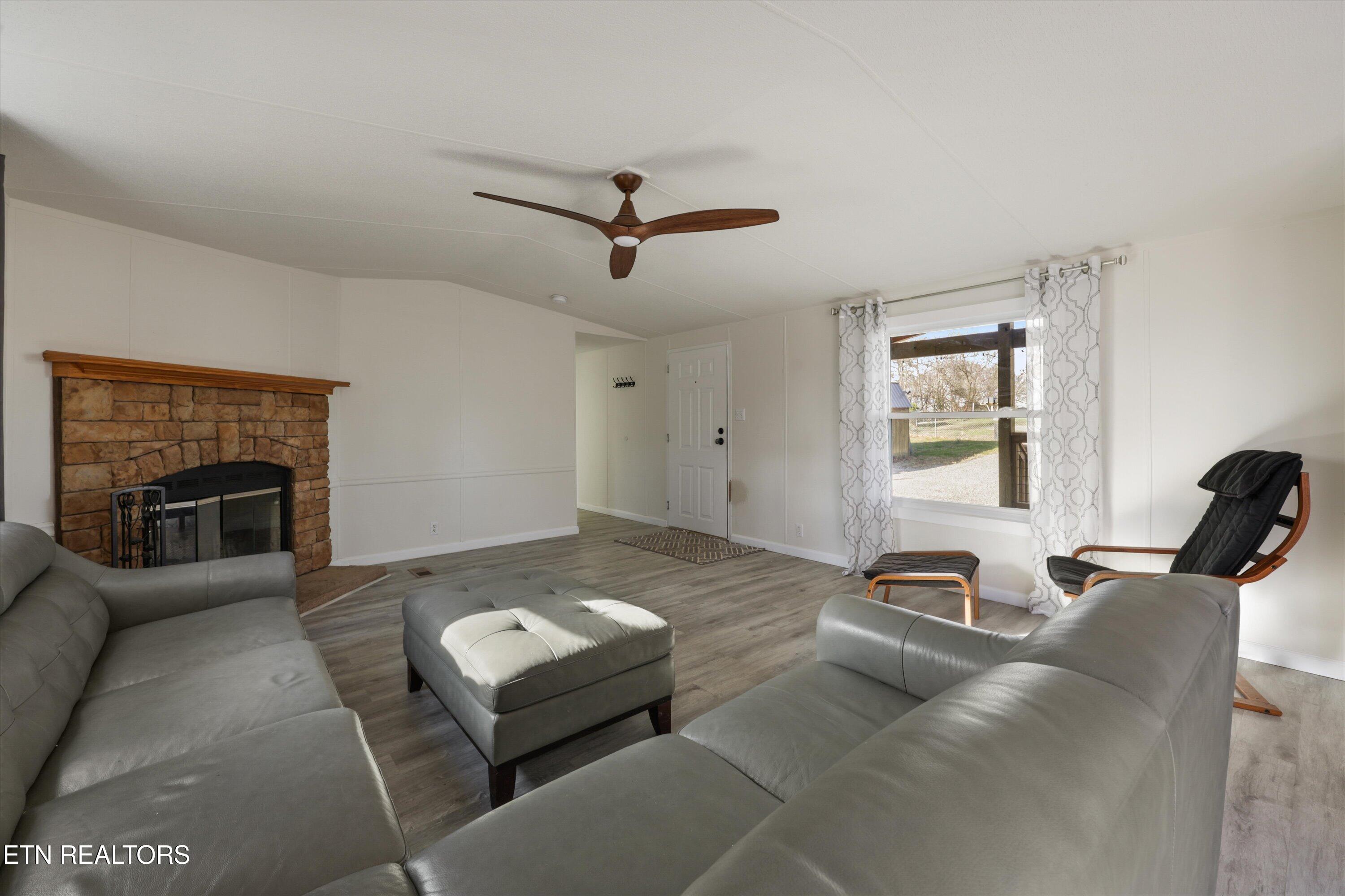 1729 Walnut Hill Lane