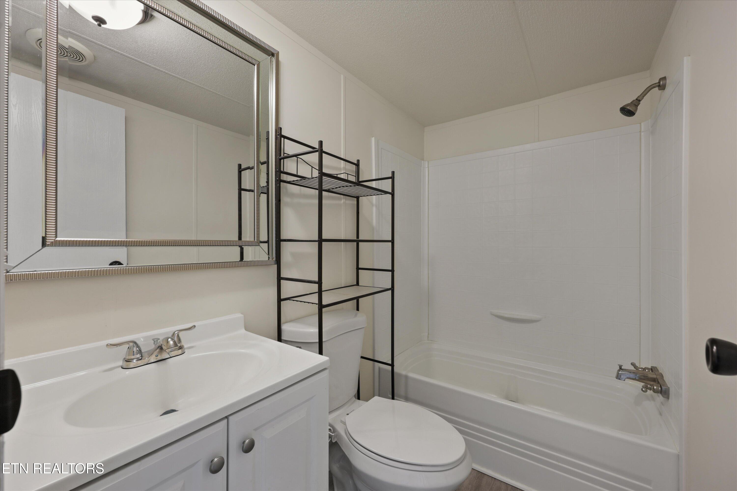 1729 Walnut Hill Lane