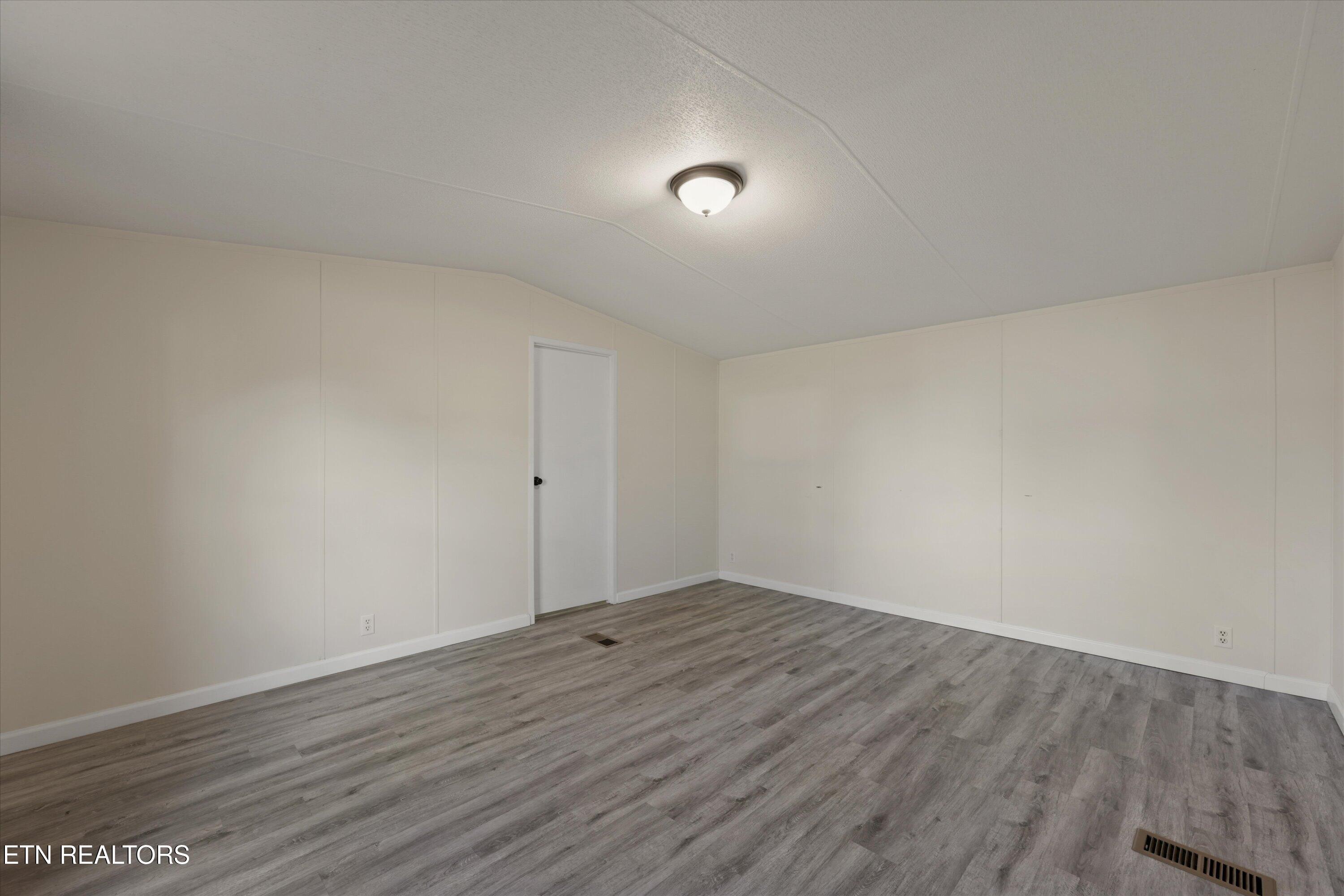 1729 Walnut Hill Lane